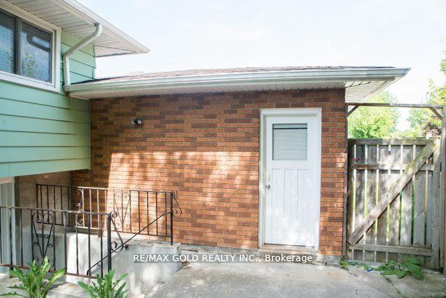 Photo 33 of 169 Hanna Crescent, Sarnia — HOMEH