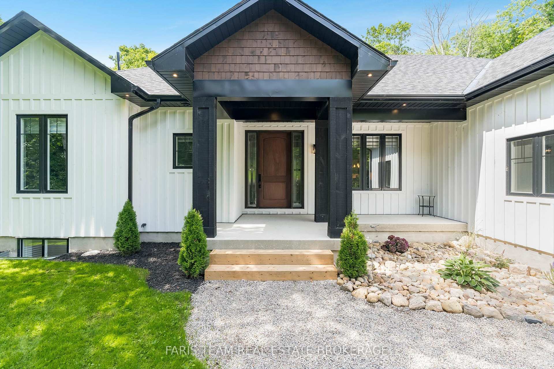 Photo 34 of 1532 Champlain Road, Tiny, Rural Tiny — HOMEH