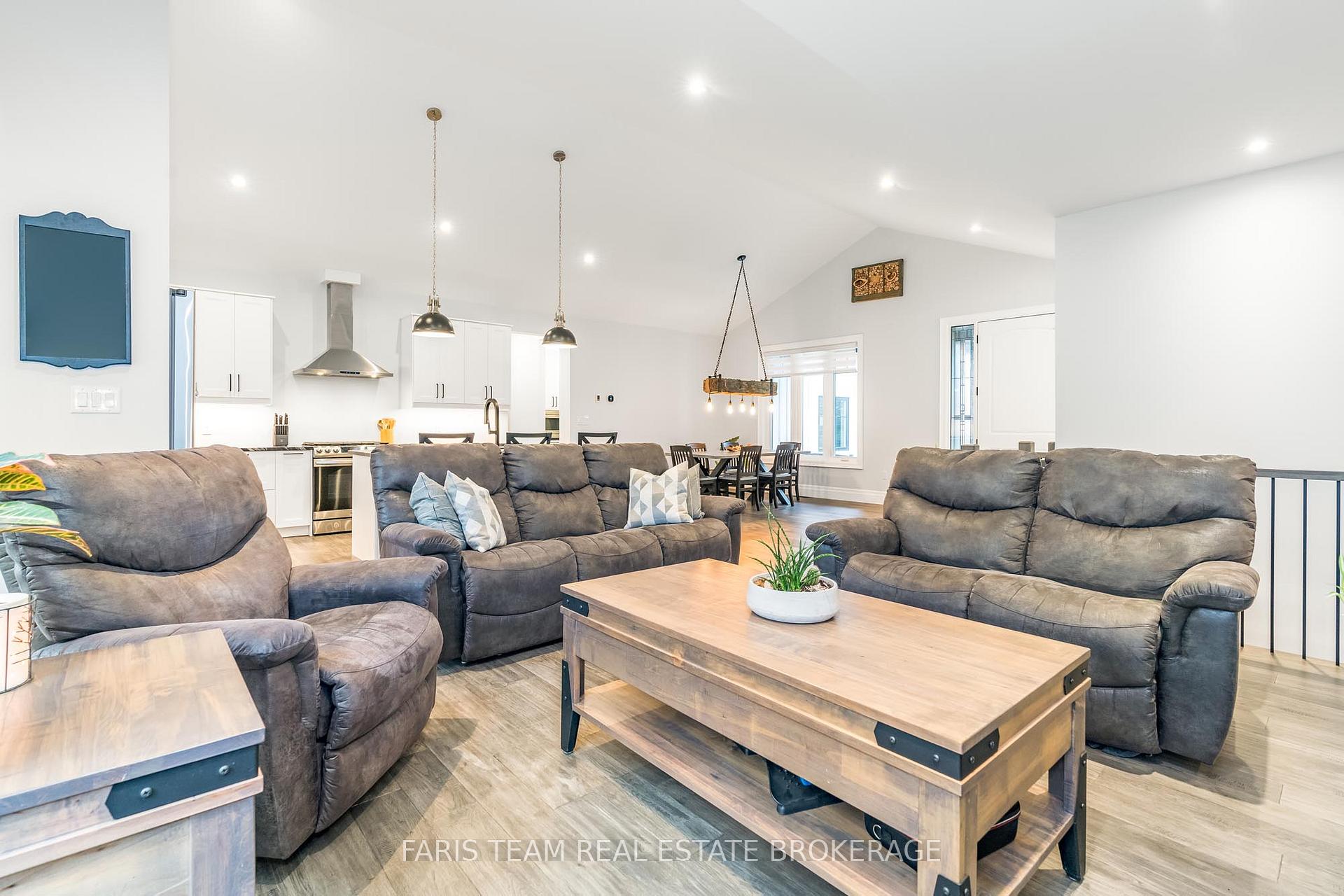 Photo 9 of 1532 Champlain Road, Tiny, Rural Tiny — HOMEH