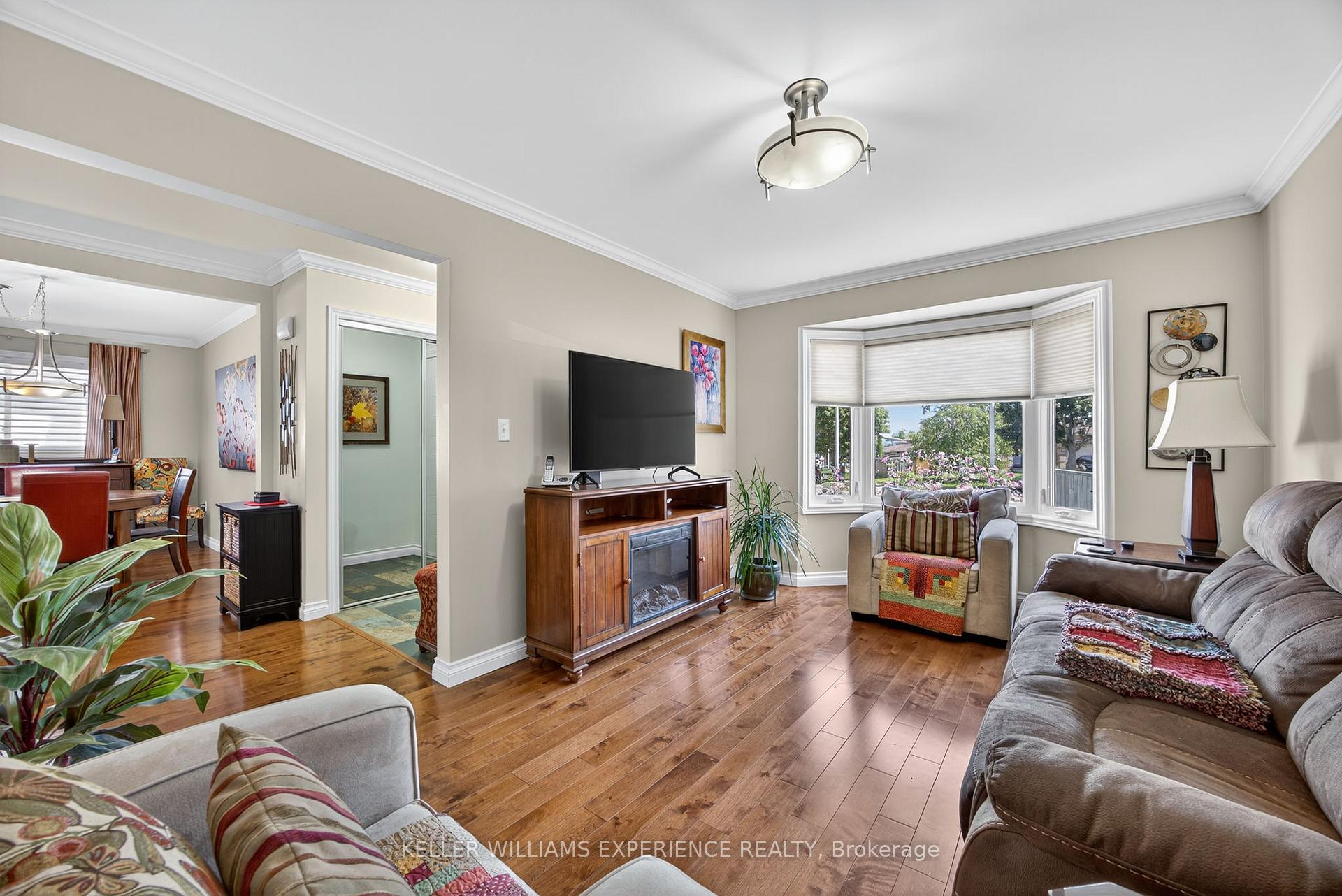 Photo 42 of 38 Assiniboine Drive, Barrie, Holly — HOMEH