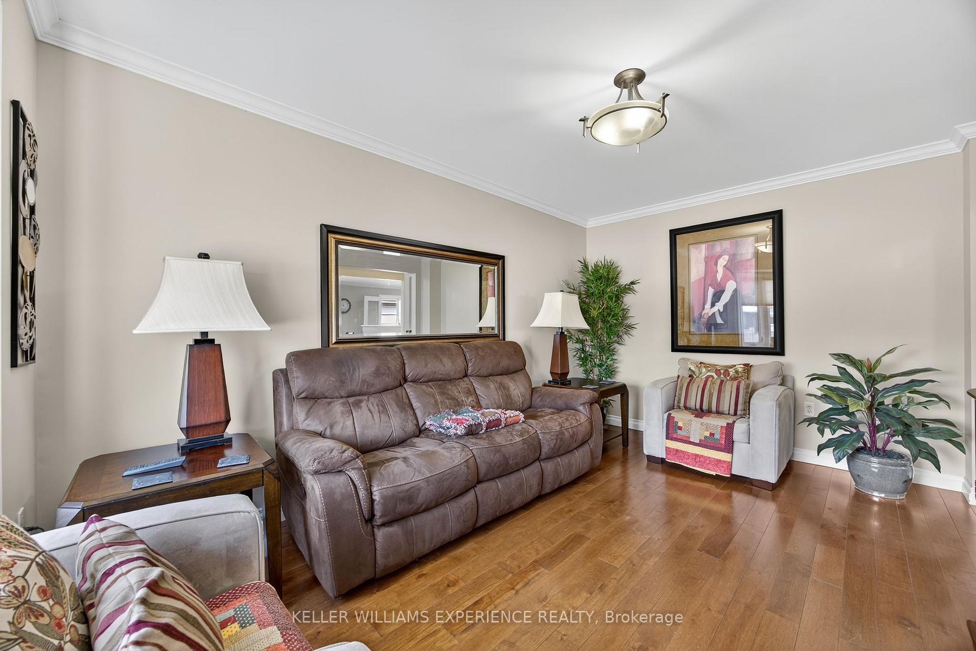 Photo 16 of 38 Assiniboine Drive, Barrie, Holly — HOMEH