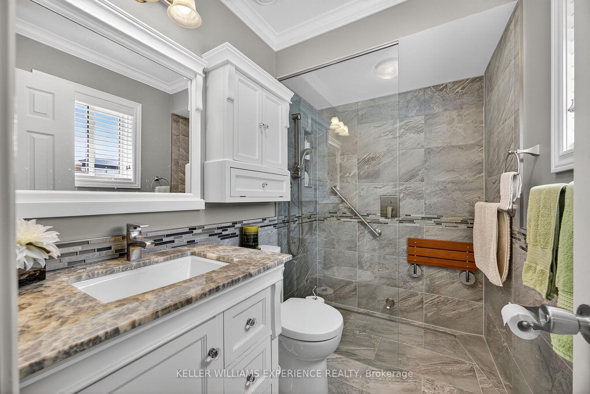 Photo 23 of 38 Assiniboine Drive, Barrie, Holly — HOMEH