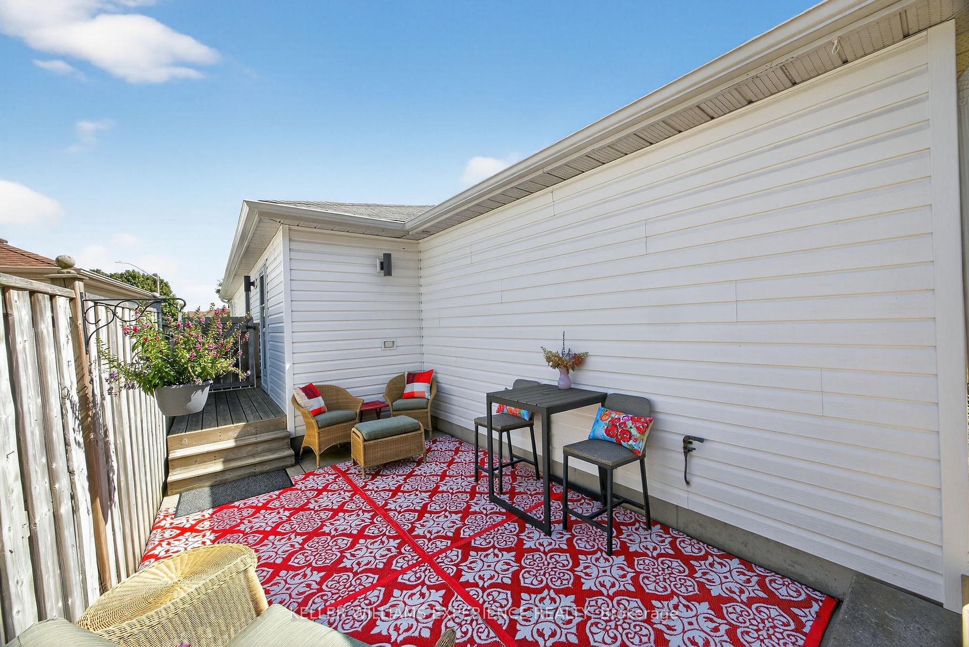 Photo 8 of 38 Assiniboine Drive, Barrie, Holly — HOMEH