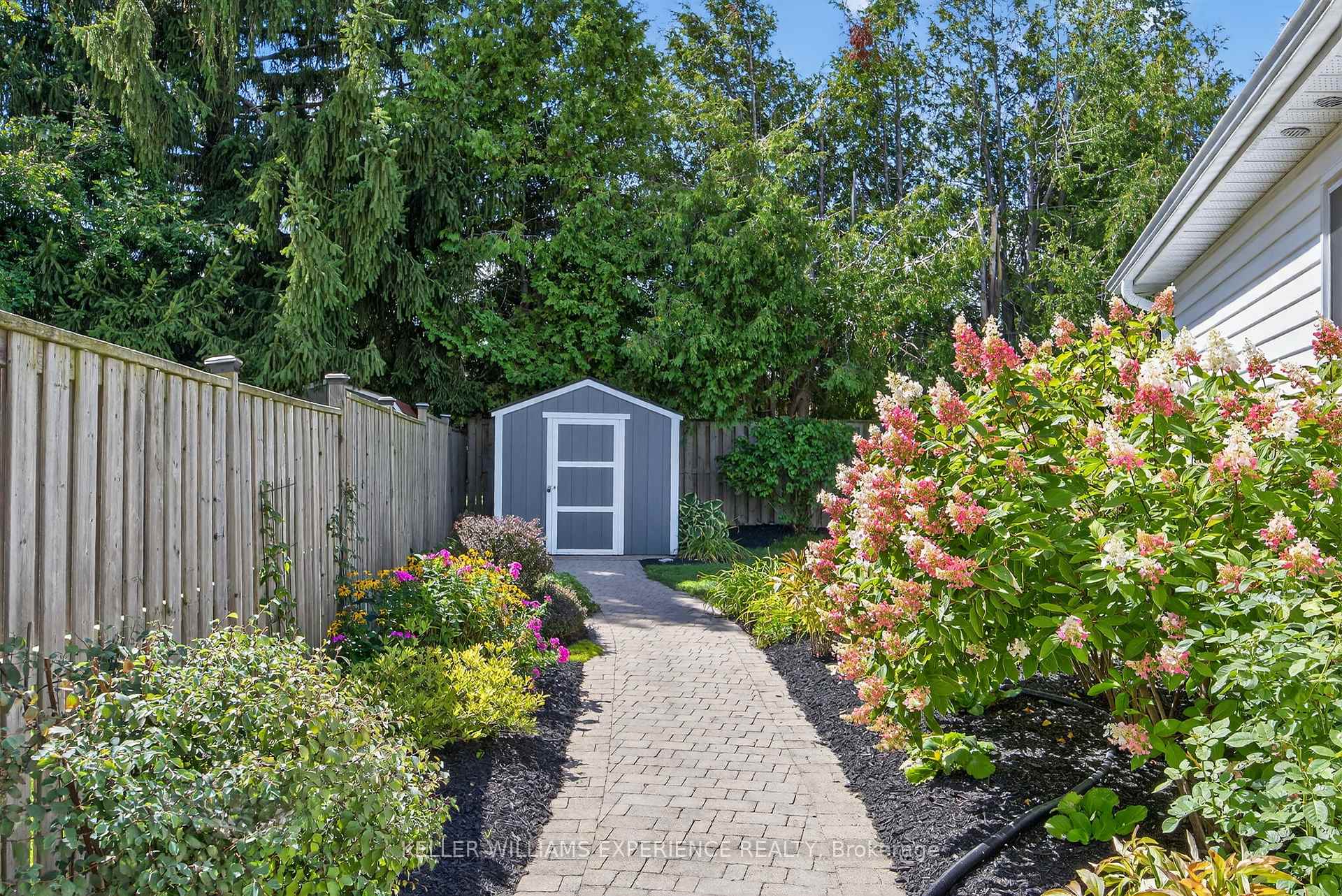 Photo 14 of 38 Assiniboine Drive, Barrie, Holly — HOMEH