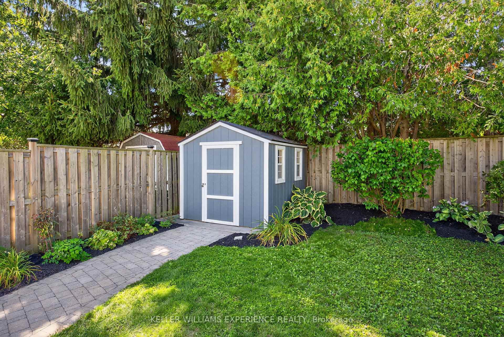 Photo 31 of 38 Assiniboine Drive, Barrie, Holly — HOMEH