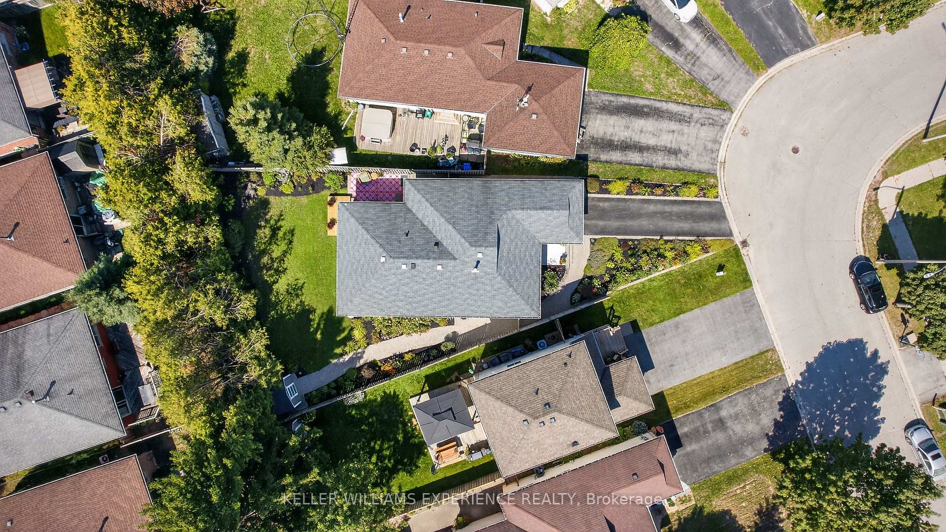 Photo 17 of 38 Assiniboine Drive, Barrie, Holly — HOMEH