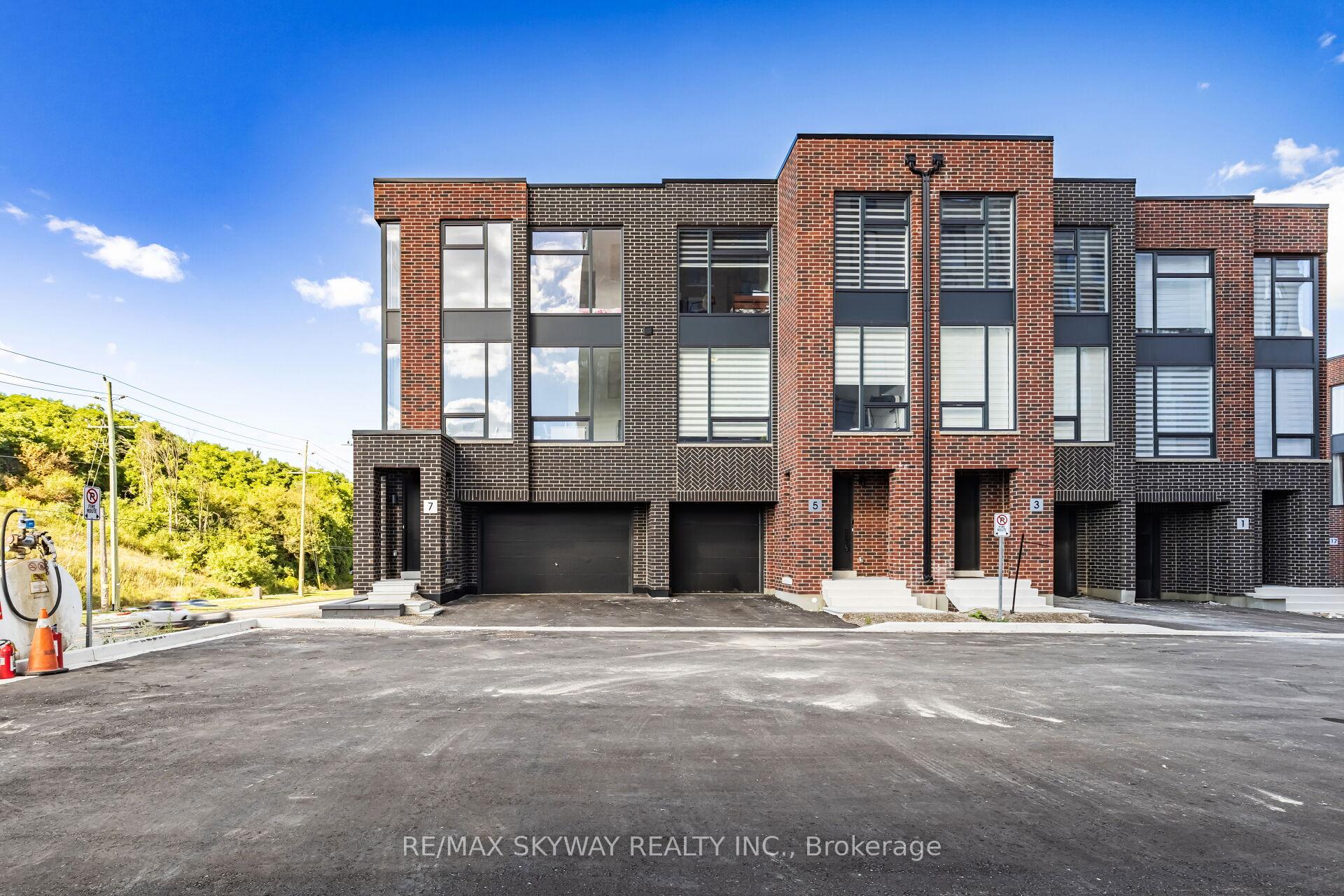 Front of 7 Taylor Court