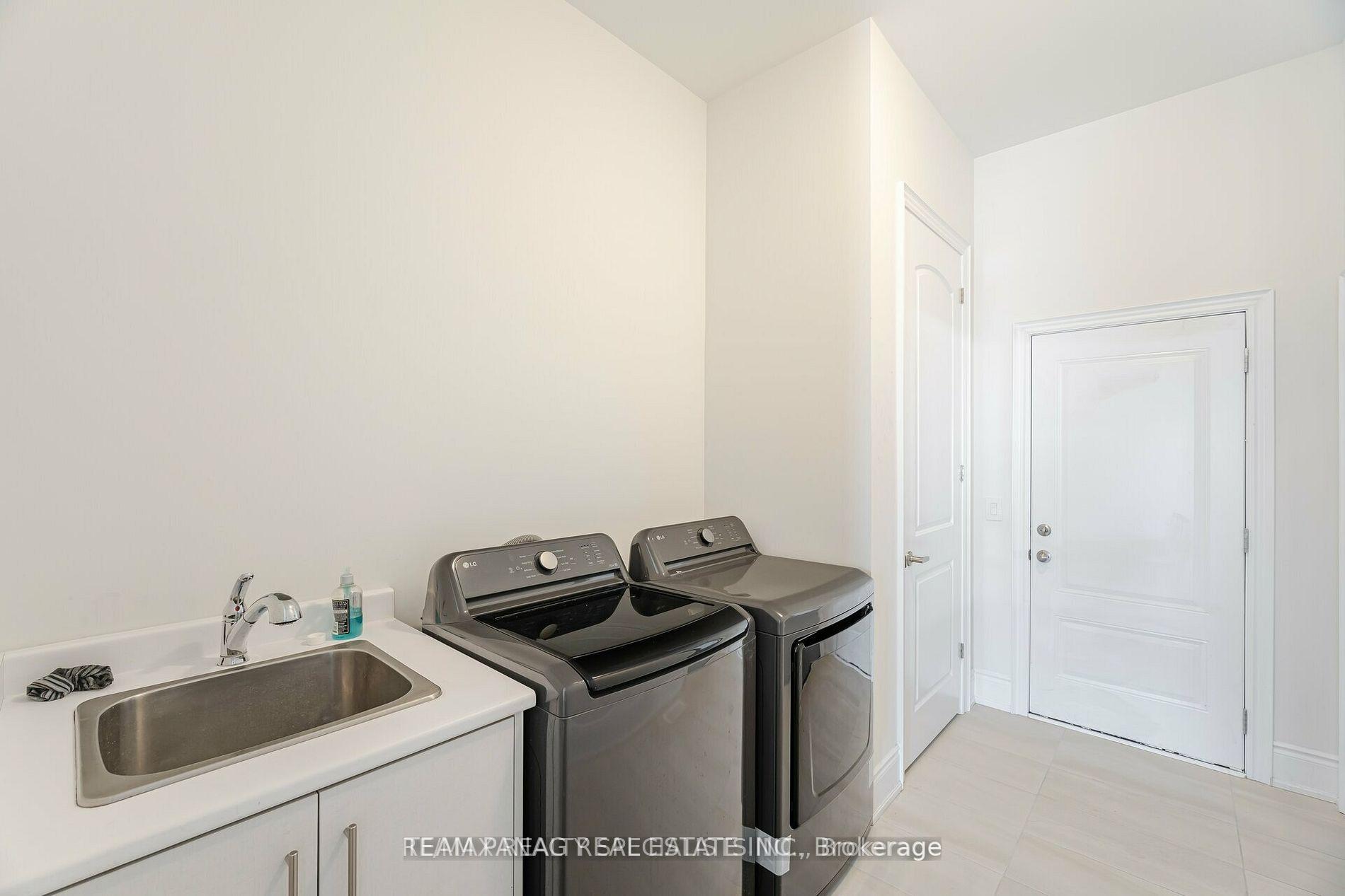 Photo 2 of 98 Raspberry Ridge Avenue, Caledon, Caledon East — HOMEH