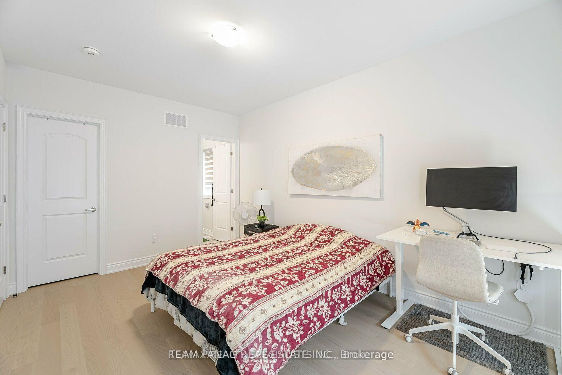 Photo 14 of 98 Raspberry Ridge Avenue, Caledon, Caledon East — HOMEH
