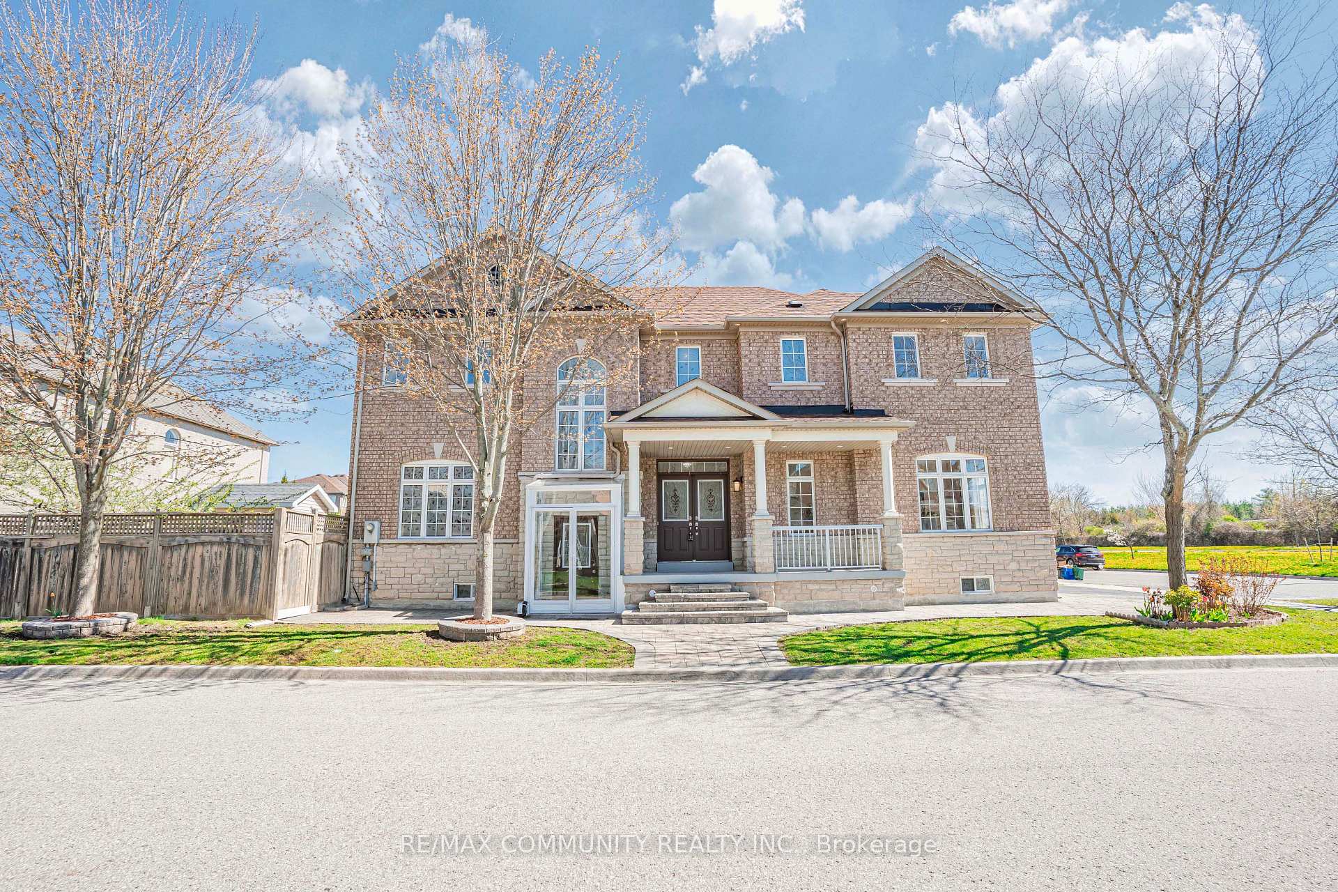 Photo 1 of 42 Reginald Lamb Crescent, Markham, Box Grove — HOMEH
