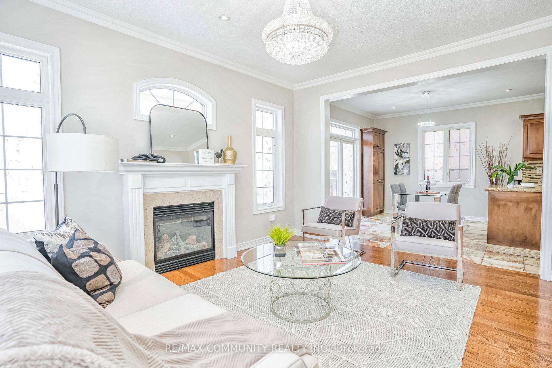 Photo 12 of 42 Reginald Lamb Crescent, Markham, Box Grove — HOMEH