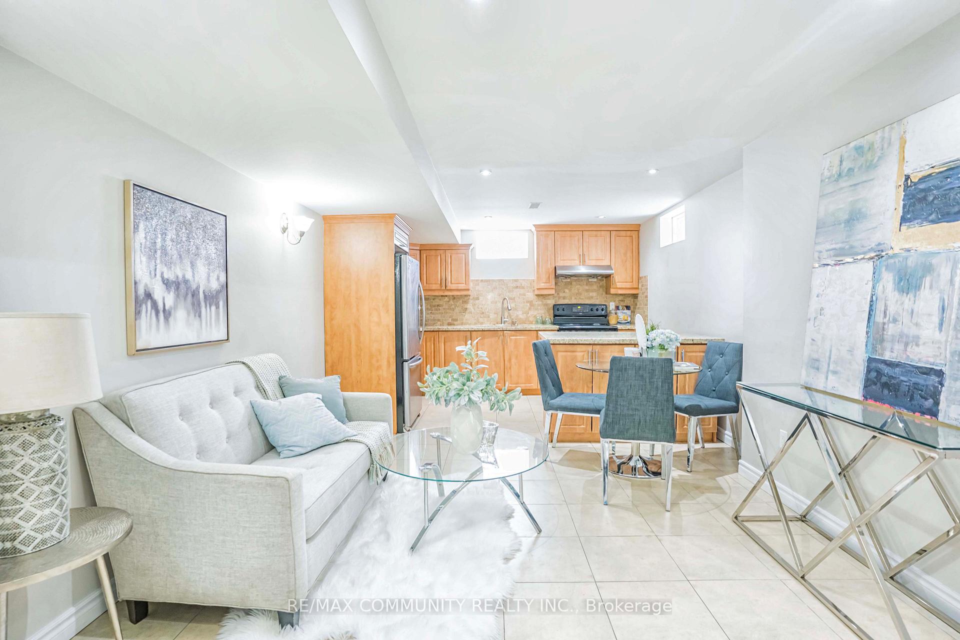 Photo 33 of 42 Reginald Lamb Crescent, Markham, Box Grove — HOMEH