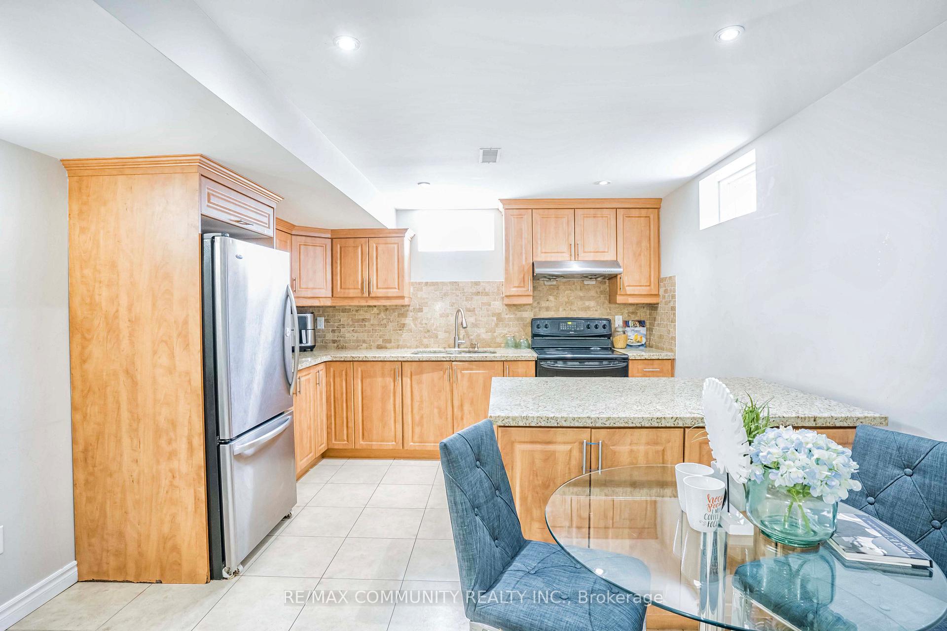 Photo 20 of 42 Reginald Lamb Crescent, Markham, Box Grove — HOMEH