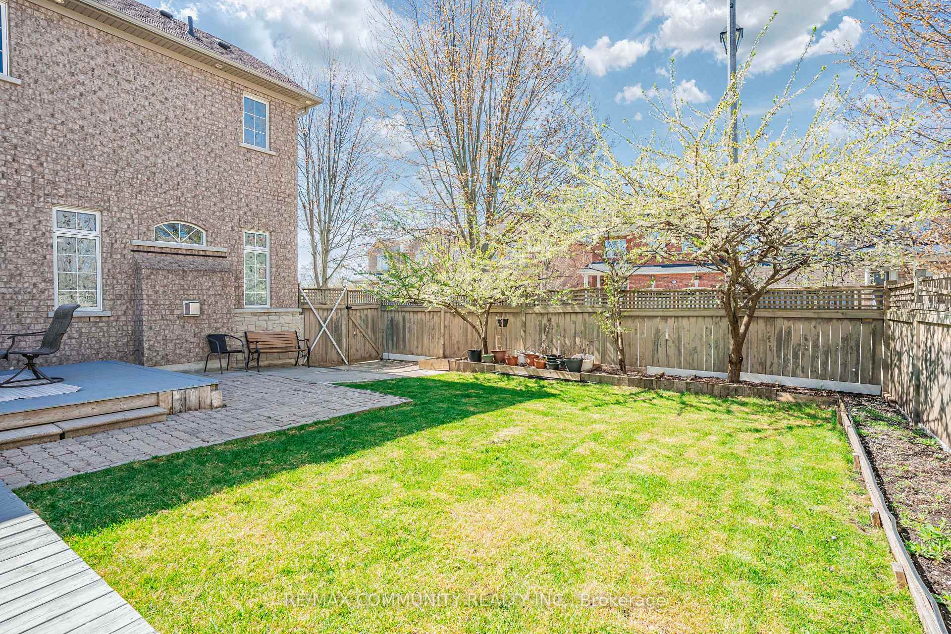 Photo 36 of 42 Reginald Lamb Crescent, Markham, Box Grove — HOMEH