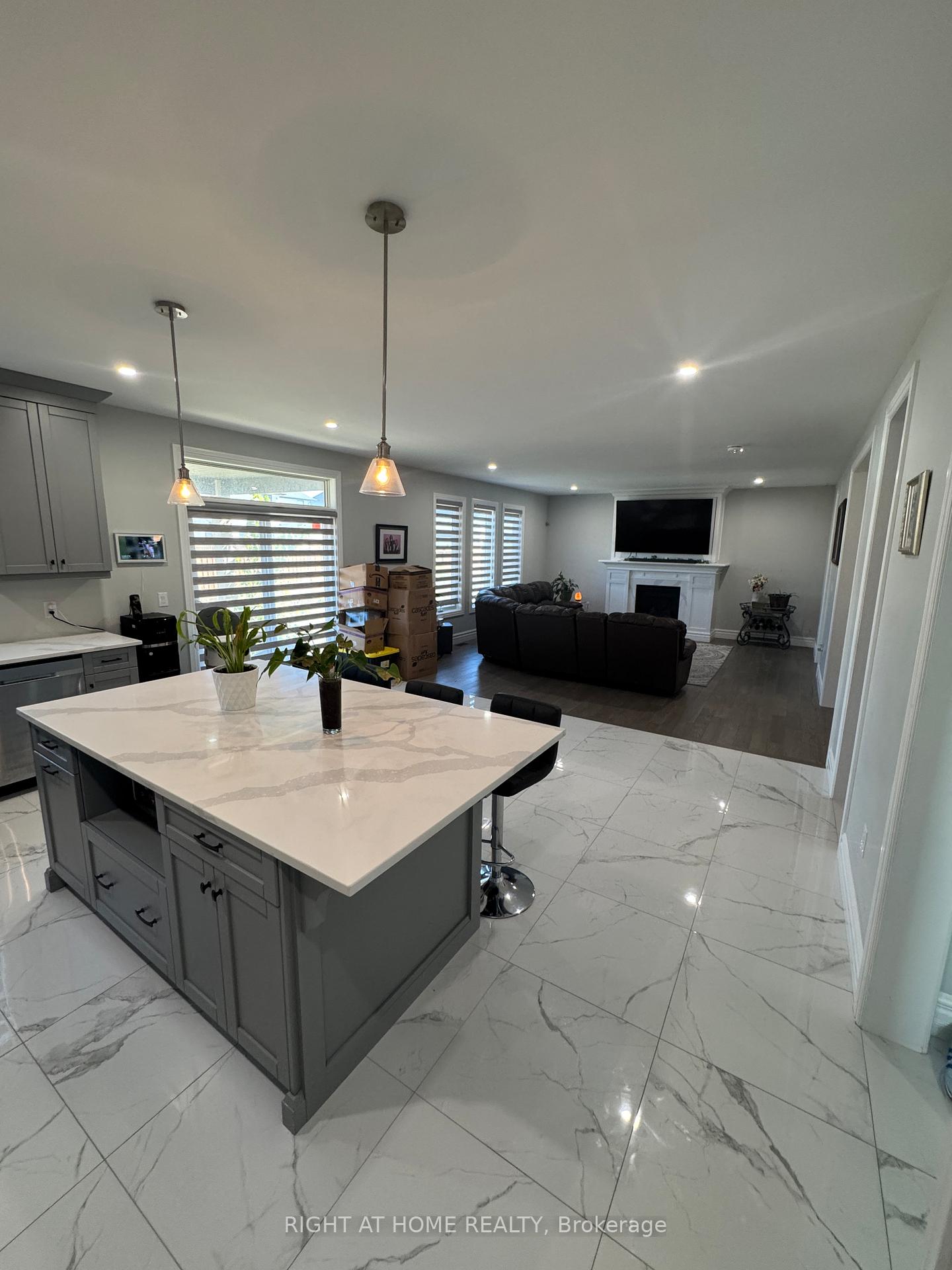 Photo 17 of 1592 Bowler Drive, Windsor — HOMEH