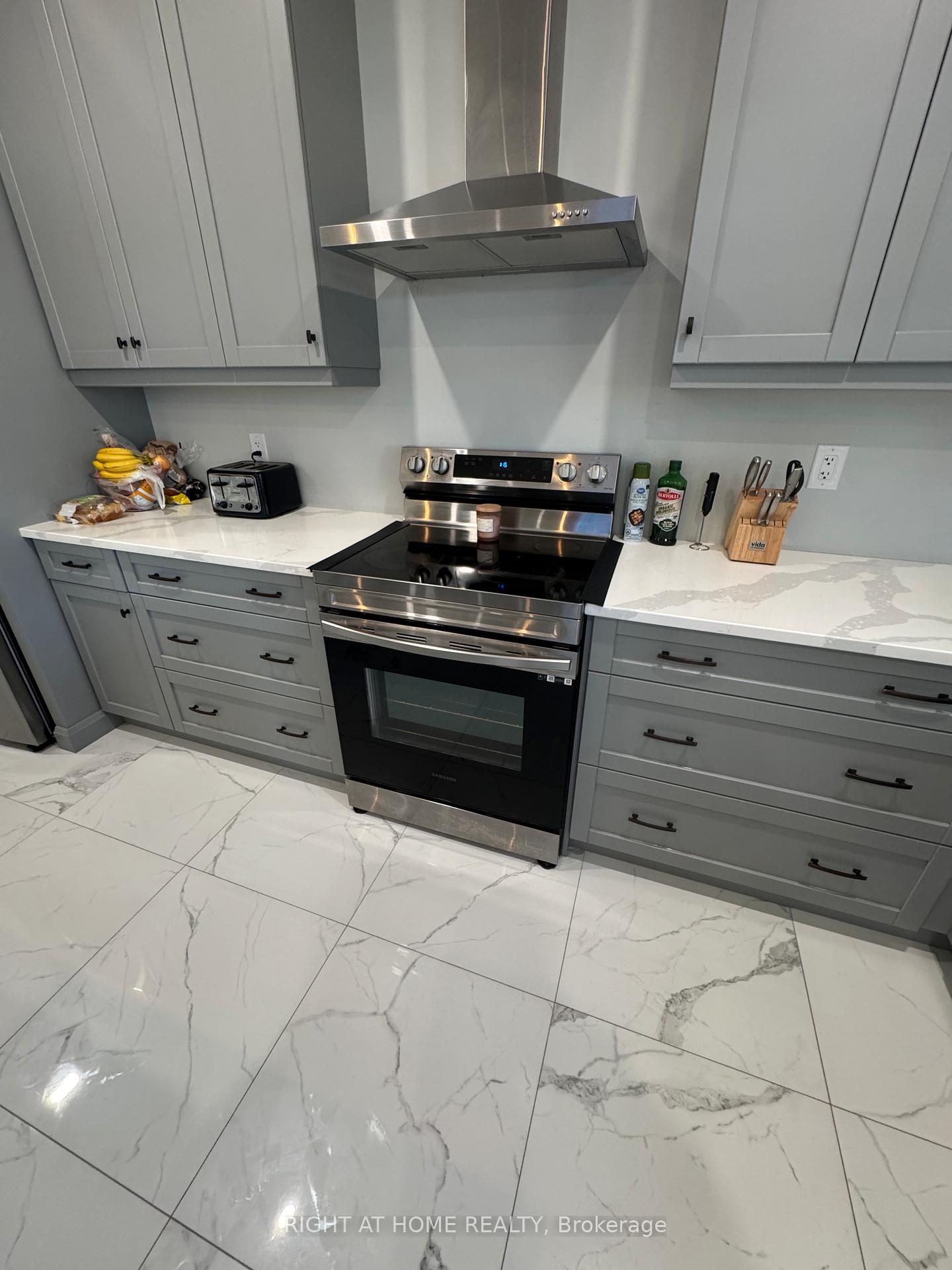 Photo 24 of 1592 Bowler Drive, Windsor — HOMEH