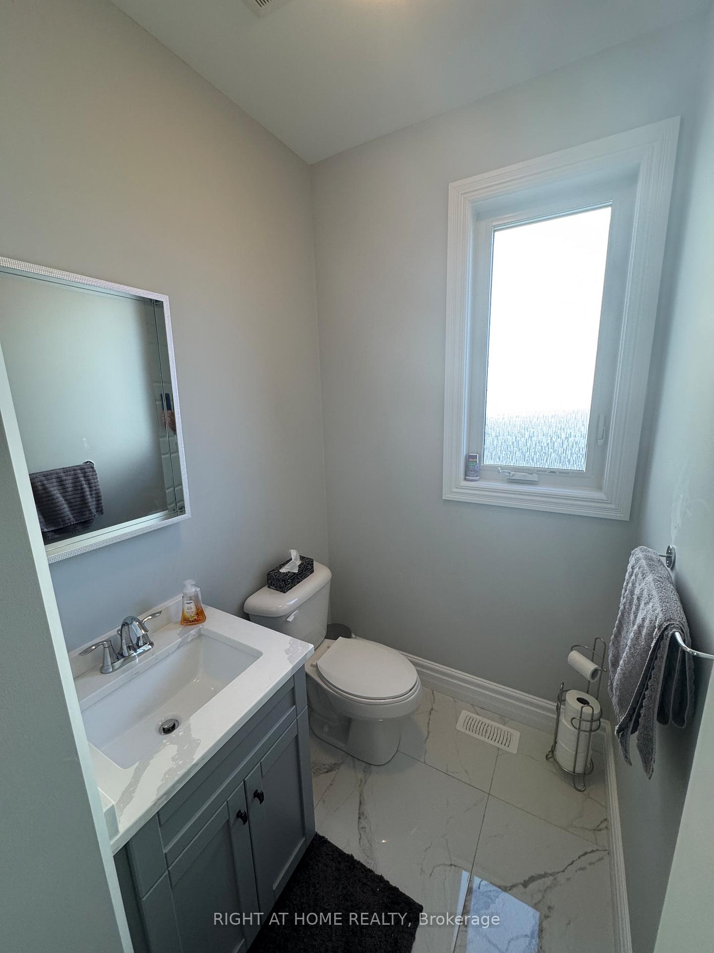 Photo 23 of 1592 Bowler Drive, Windsor — HOMEH