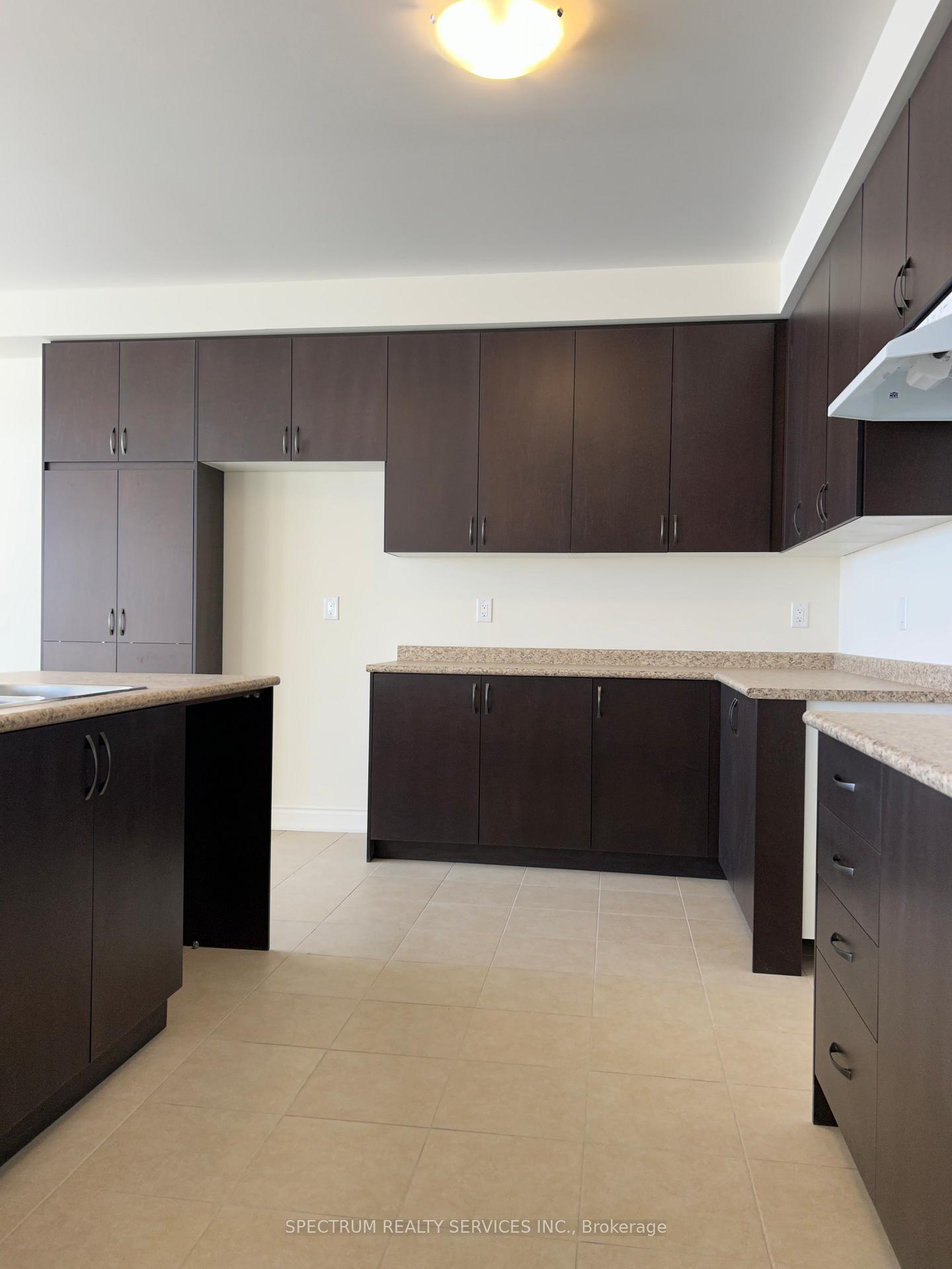 Photo 8 of 148 Bloomfield Crescent, Cambridge — HOMEH