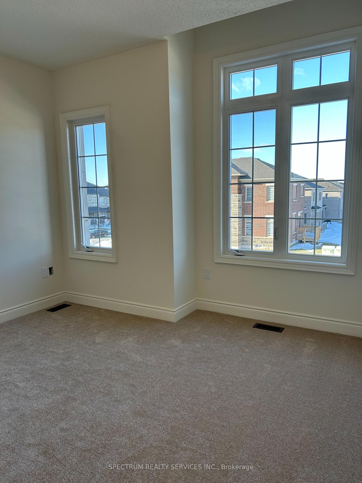 Photo 15 of 148 Bloomfield Crescent, Cambridge — HOMEH