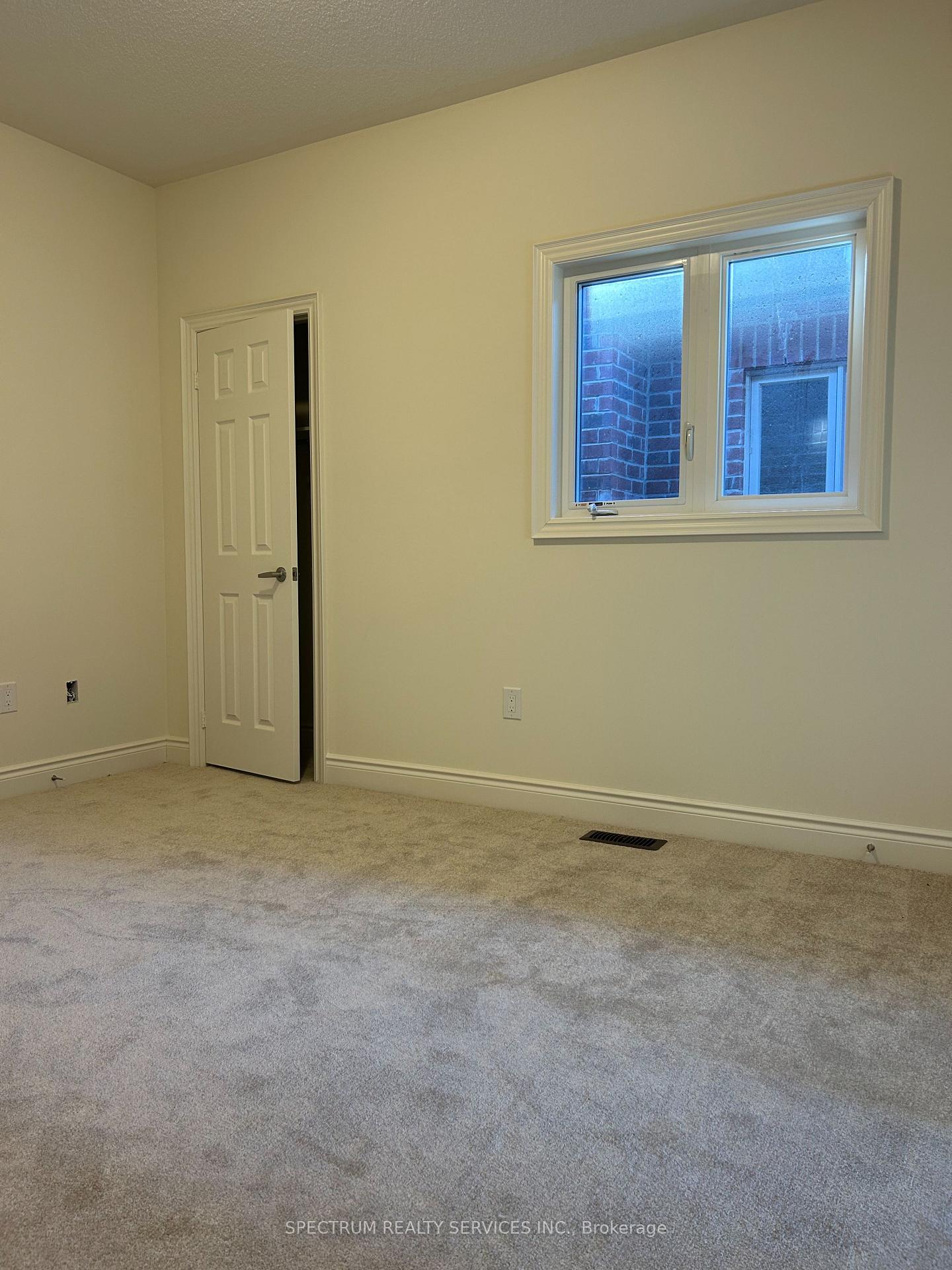 Photo 10 of 148 Bloomfield Crescent, Cambridge — HOMEH