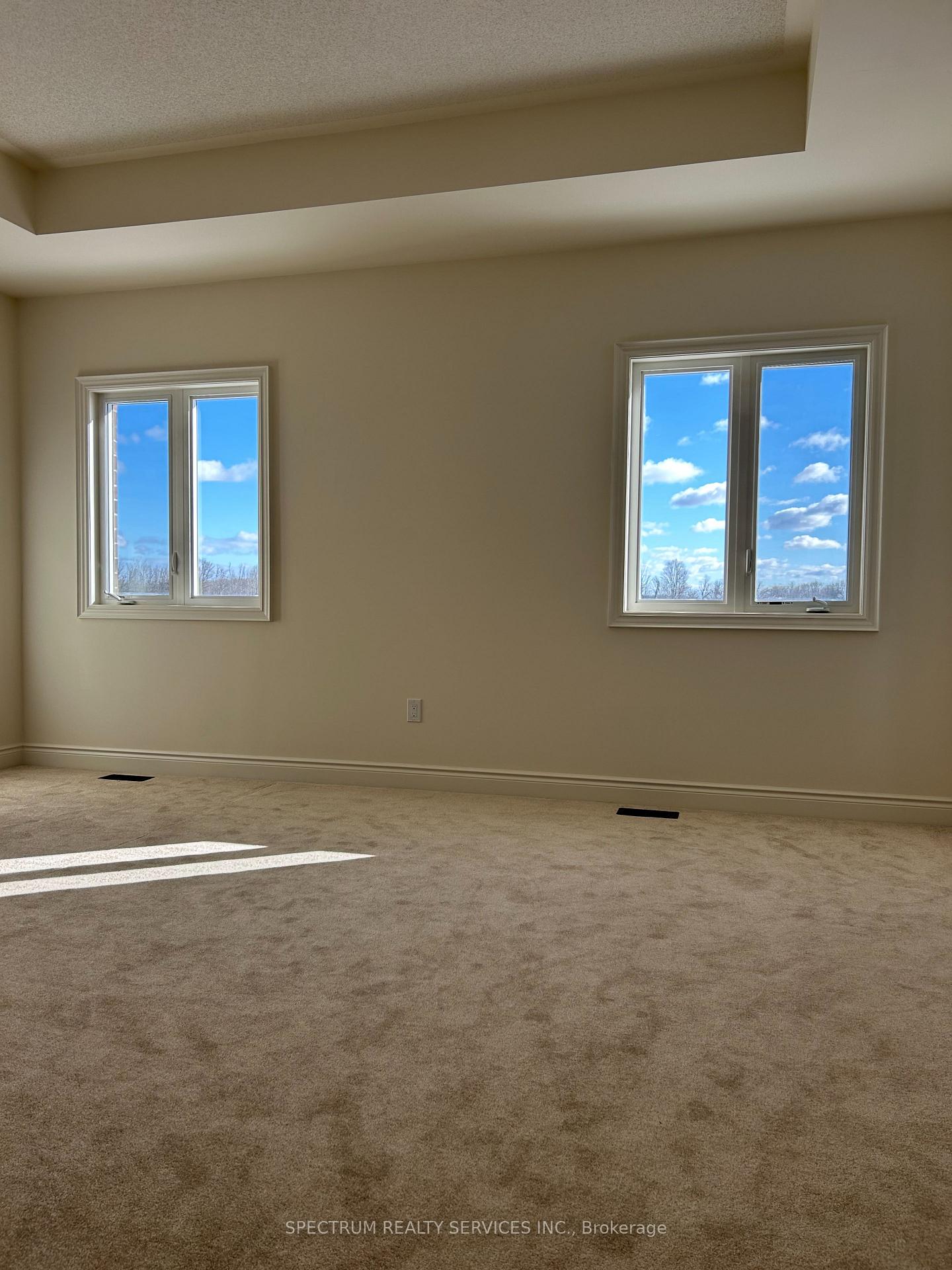 Photo 5 of 148 Bloomfield Crescent, Cambridge — HOMEH