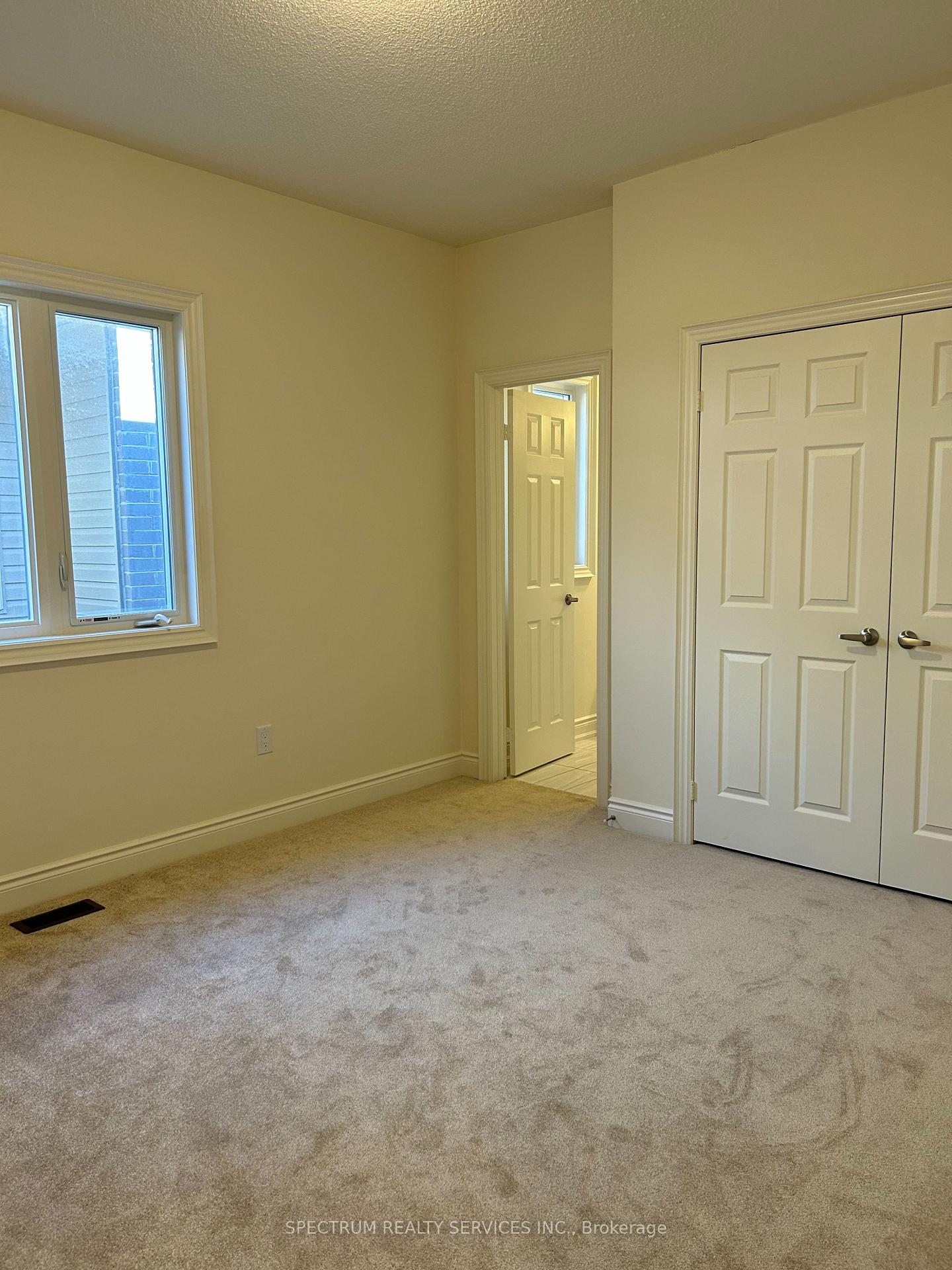 Photo 14 of 148 Bloomfield Crescent, Cambridge — HOMEH