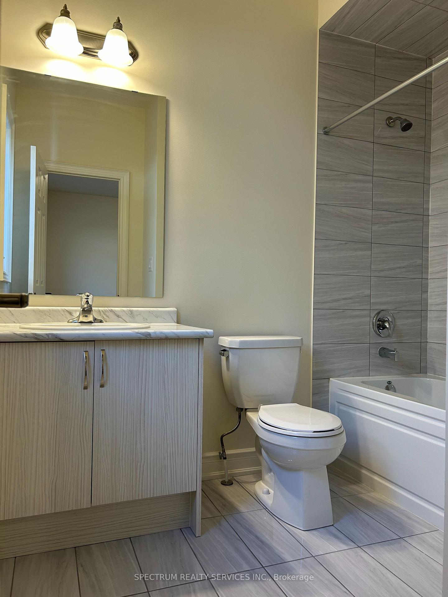 Photo 9 of 148 Bloomfield Crescent, Cambridge — HOMEH