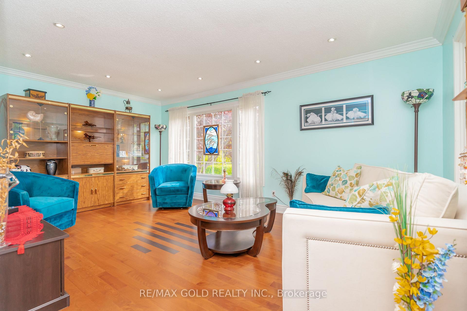 Photo 11 of 7 Wadsworth Circle, Brampton, Snelgrove — HOMEH