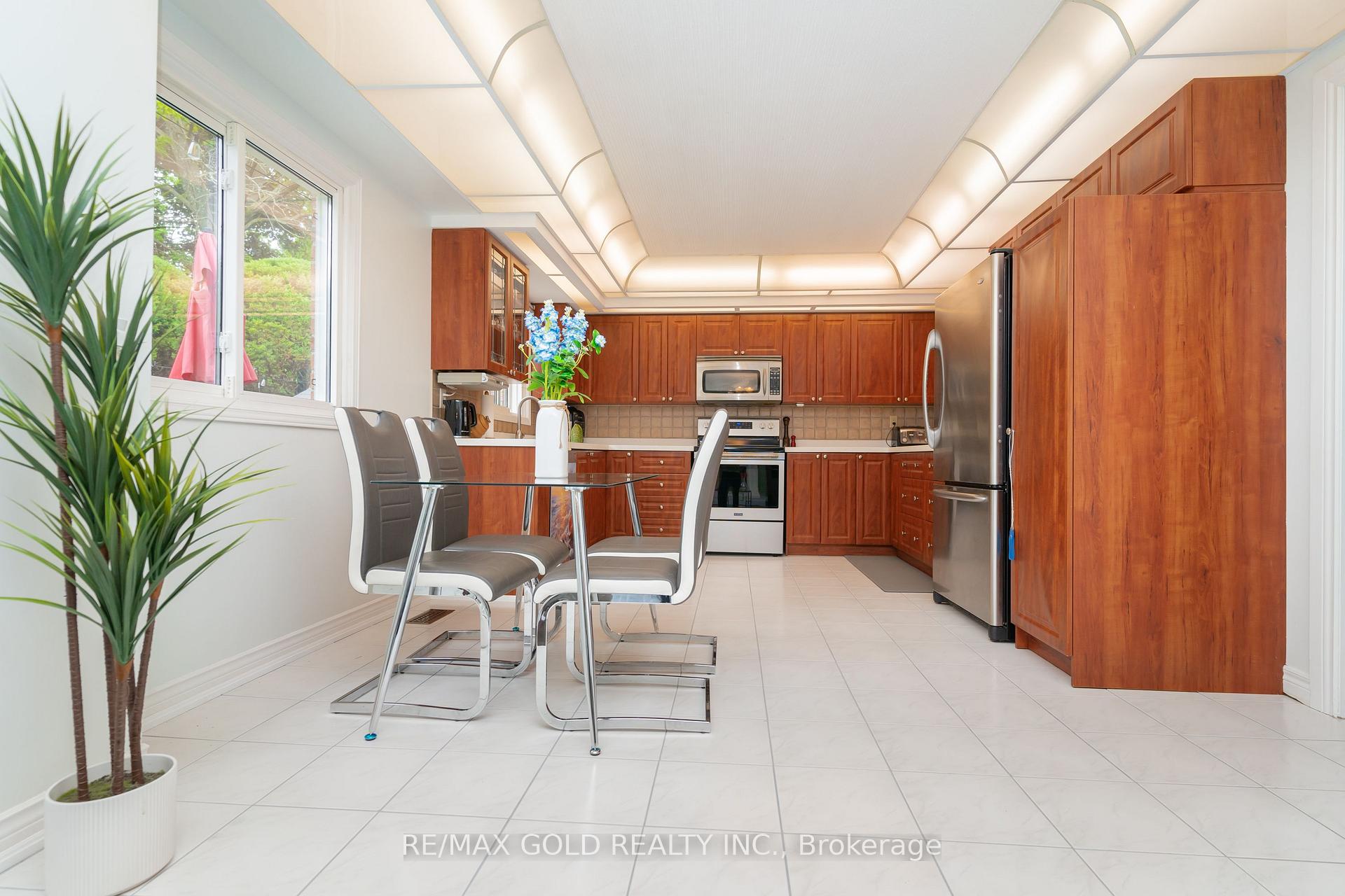 Photo 17 of 7 Wadsworth Circle, Brampton, Snelgrove — HOMEH