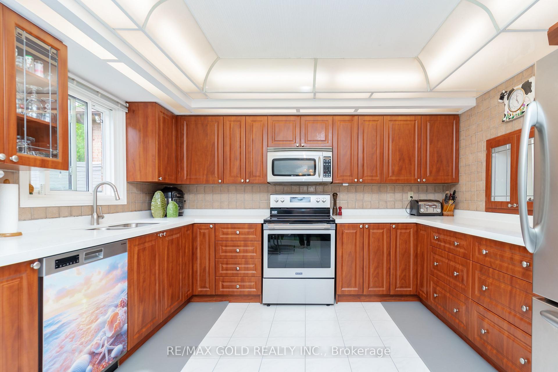 Photo 18 of 7 Wadsworth Circle, Brampton, Snelgrove — HOMEH