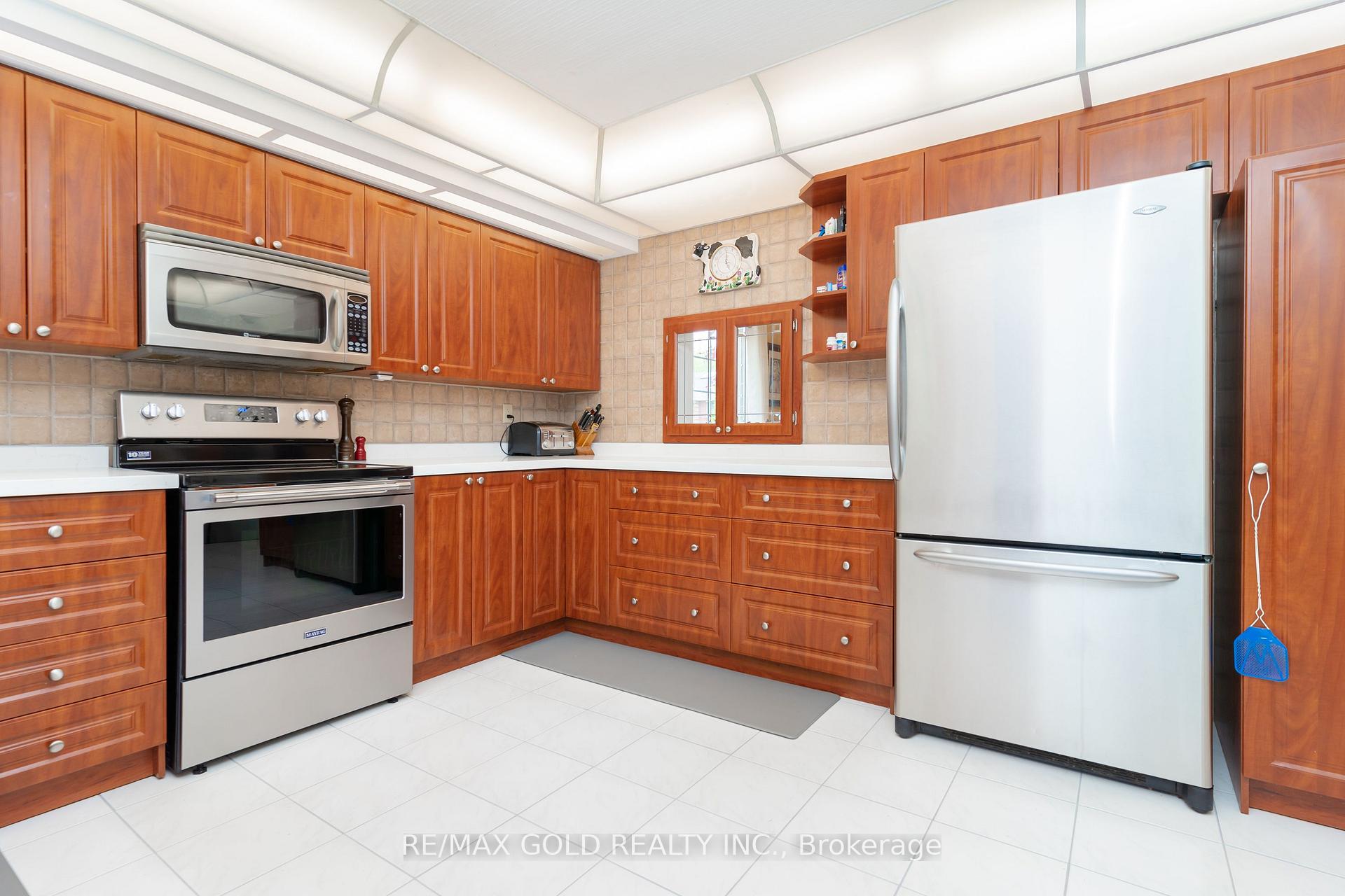 Photo 38 of 7 Wadsworth Circle, Brampton, Snelgrove — HOMEH