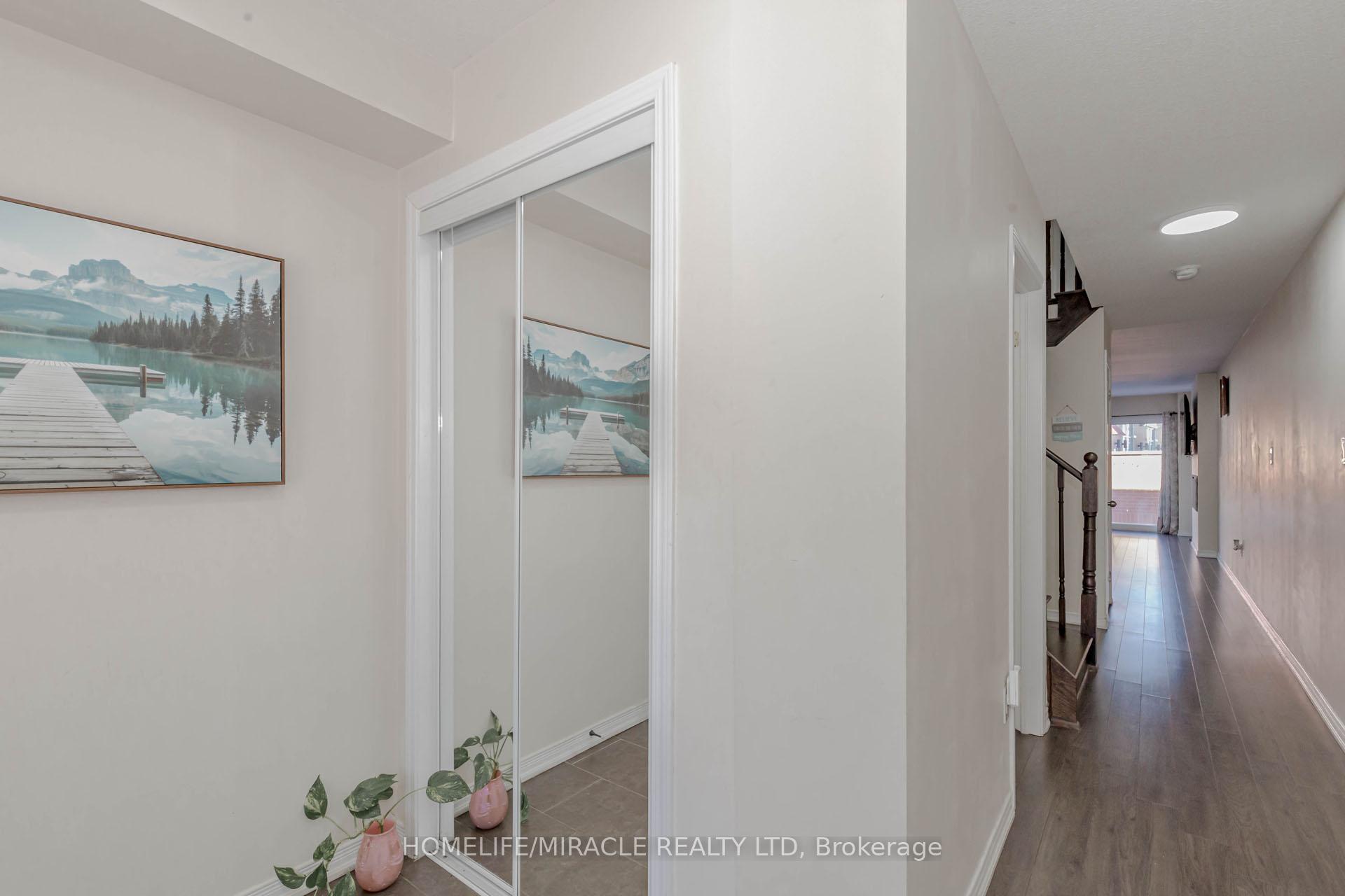 Photo 2 of 138 Baffin Crescent, Brampton, Northwest Brampton — HOMEH