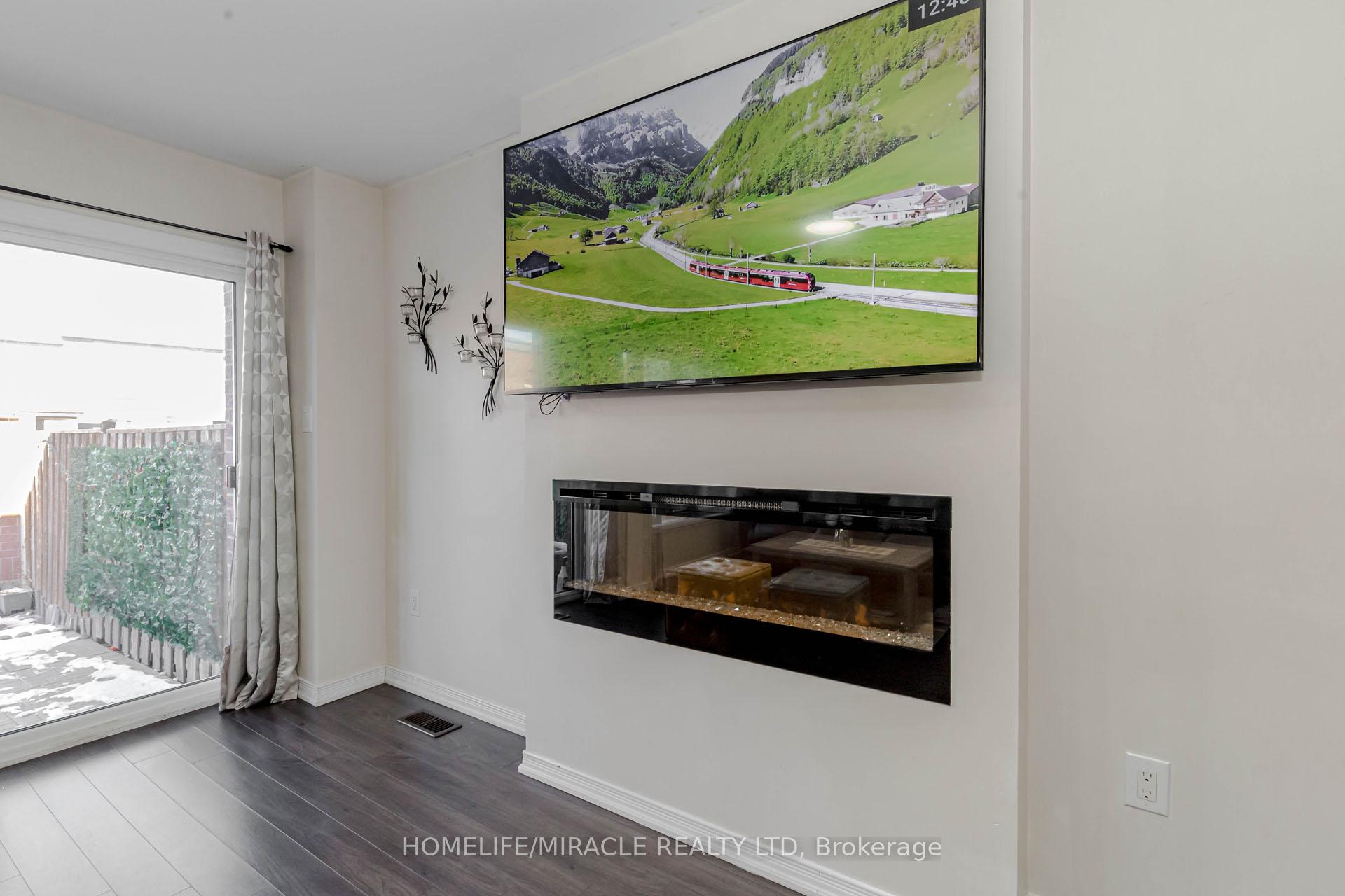Photo 15 of 138 Baffin Crescent, Brampton, Northwest Brampton — HOMEH