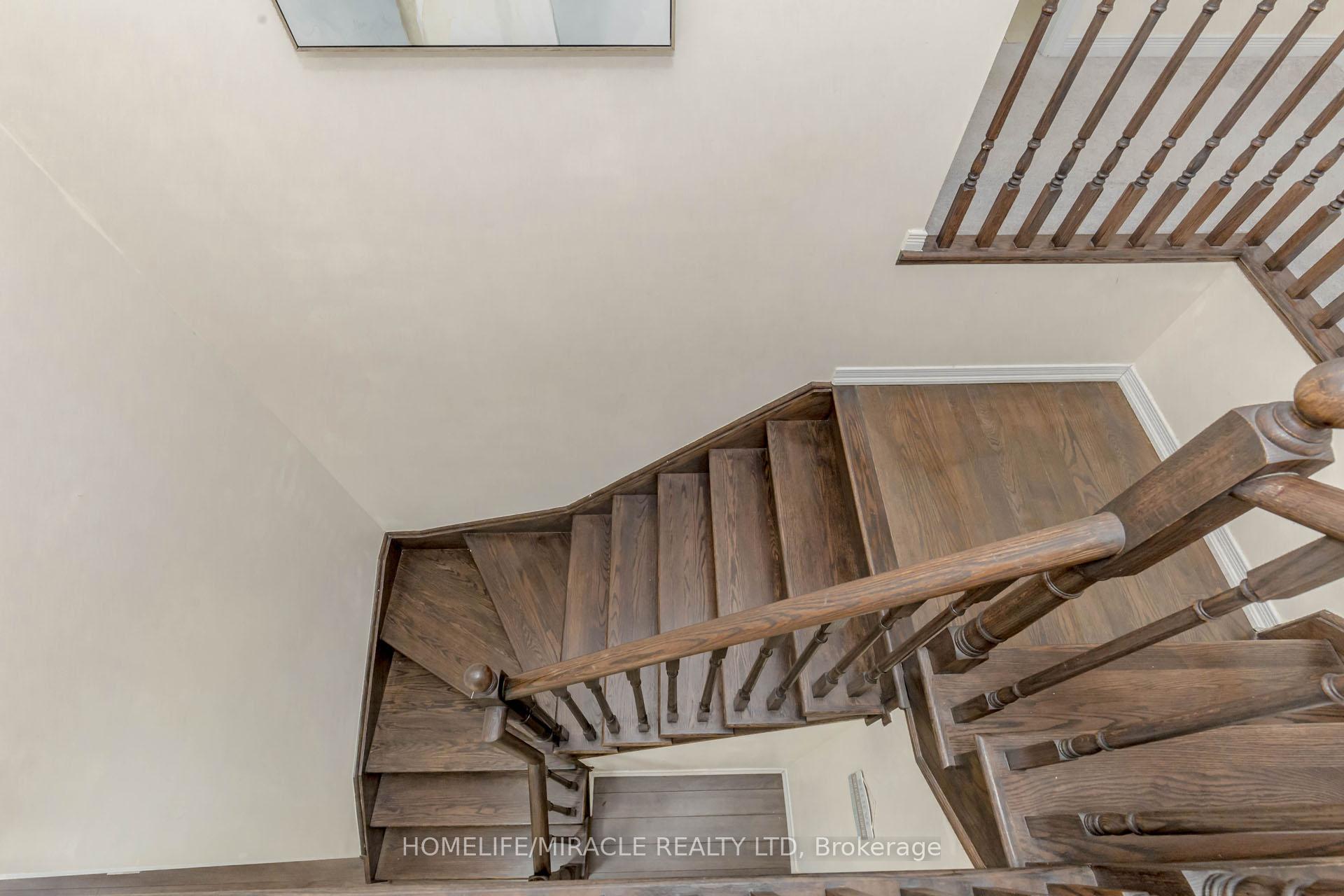 Photo 12 of 138 Baffin Crescent, Brampton, Northwest Brampton — HOMEH