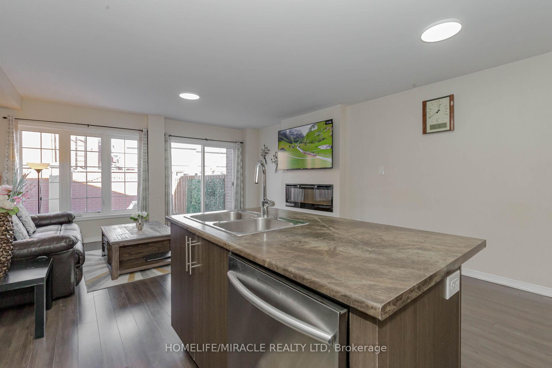 Photo 16 of 138 Baffin Crescent, Brampton, Northwest Brampton — HOMEH