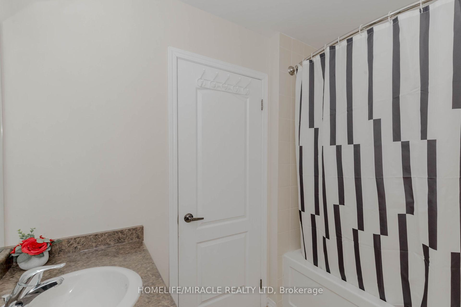 Photo 23 of 138 Baffin Crescent, Brampton, Northwest Brampton — HOMEH