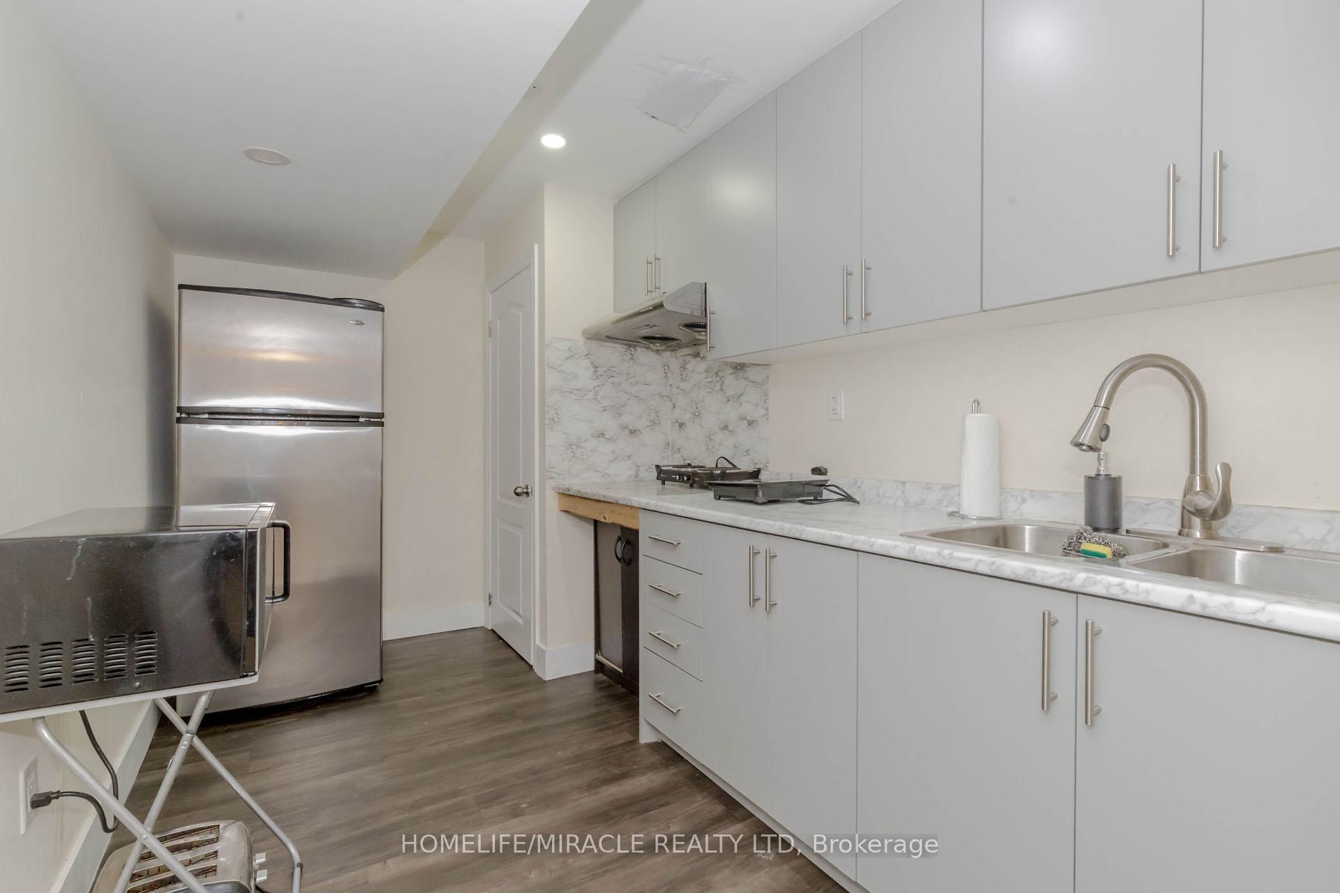Photo 31 of 138 Baffin Crescent, Brampton, Northwest Brampton — HOMEH