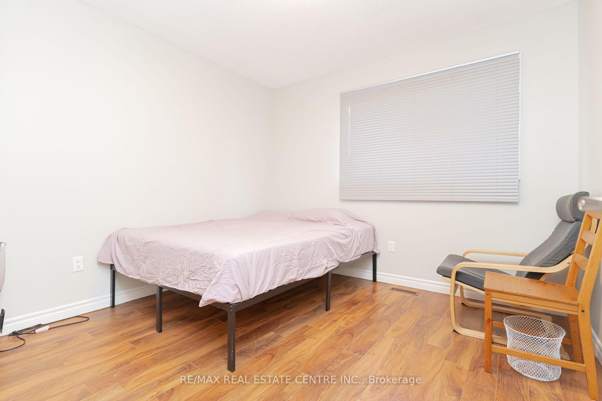 Photo 12 of 3 Candy Crescent, Brampton, Northwood Park — HOMEH