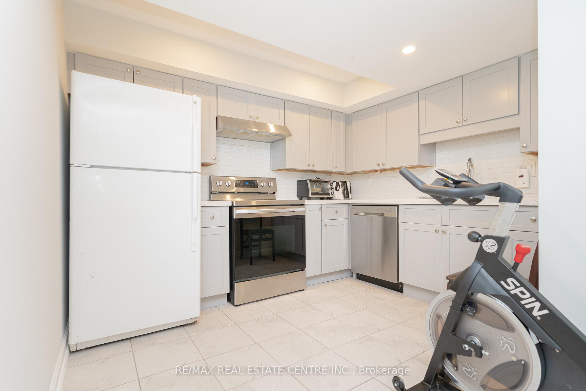 Photo 38 of 3 Candy Crescent, Brampton, Northwood Park — HOMEH