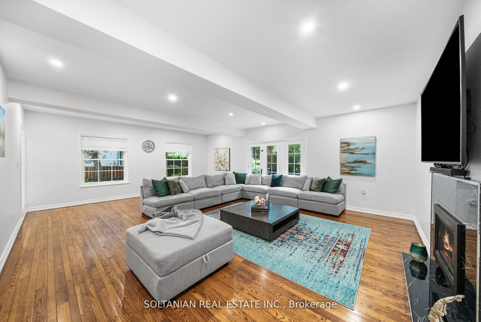 Photo 1 of 24 Laureleaf Road, Markham, Bayview Glen — HOMEH
