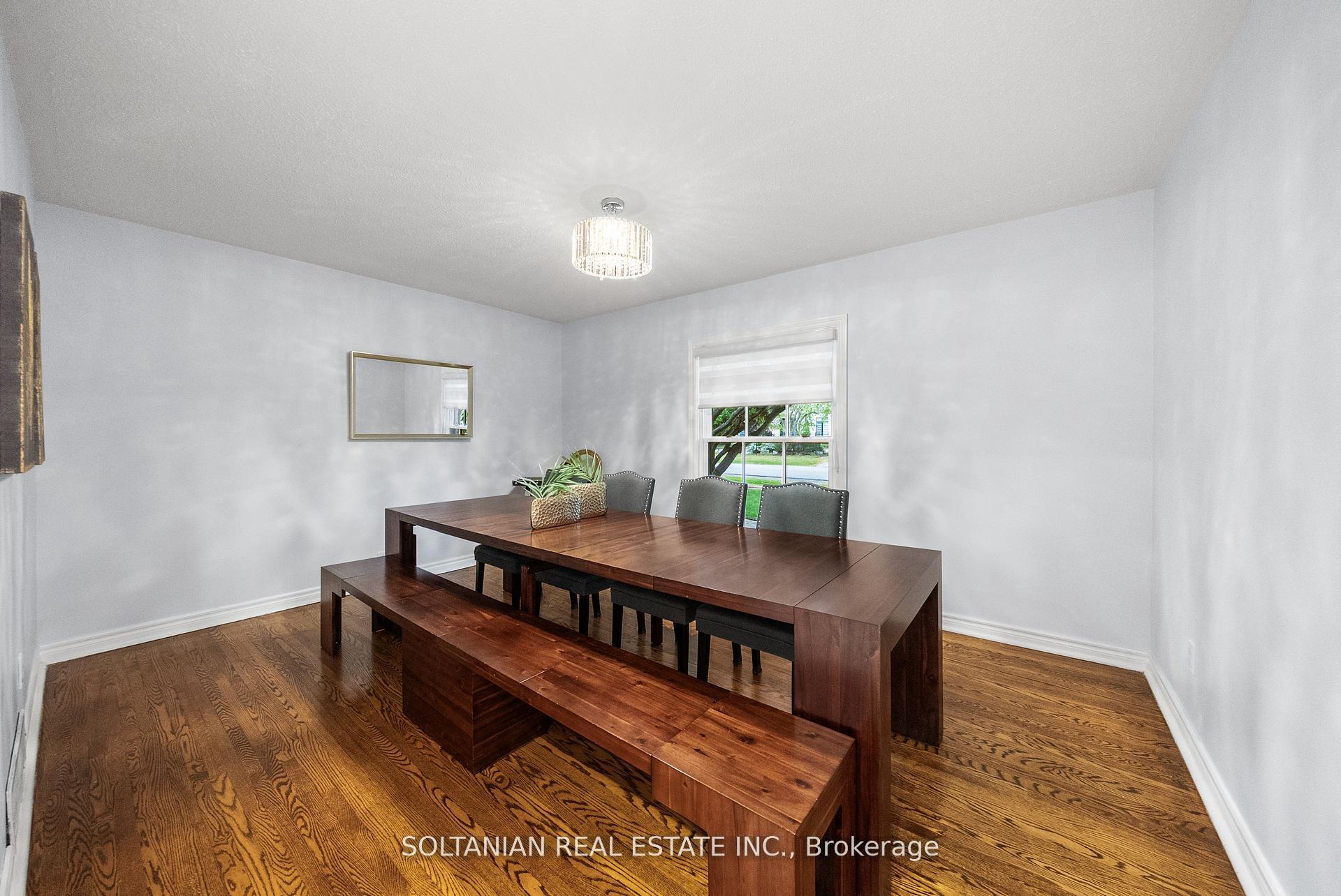 Photo 21 of 24 Laureleaf Road, Markham, Bayview Glen — HOMEH