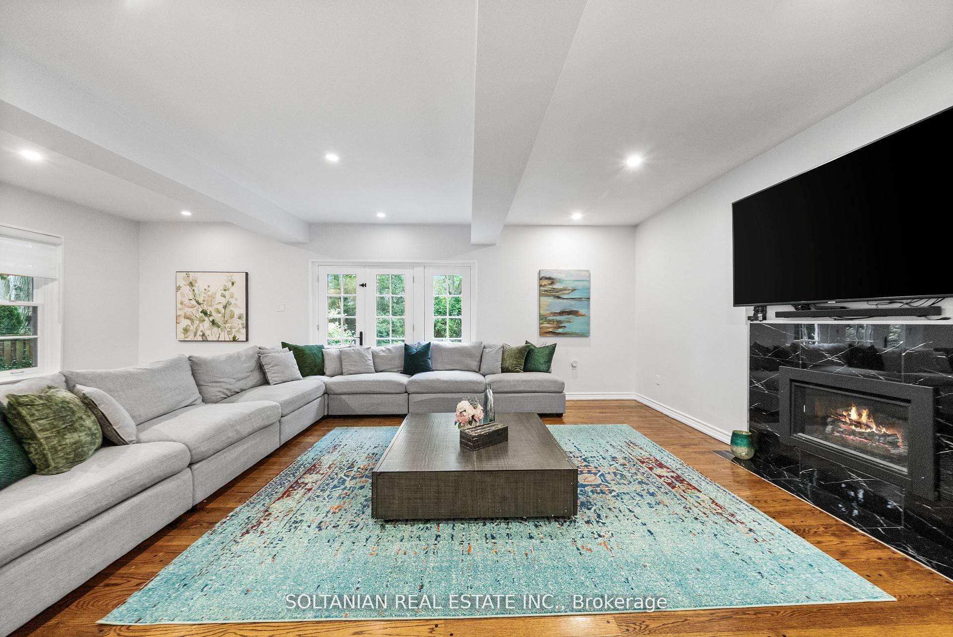 Photo 24 of 24 Laureleaf Road, Markham, Bayview Glen — HOMEH