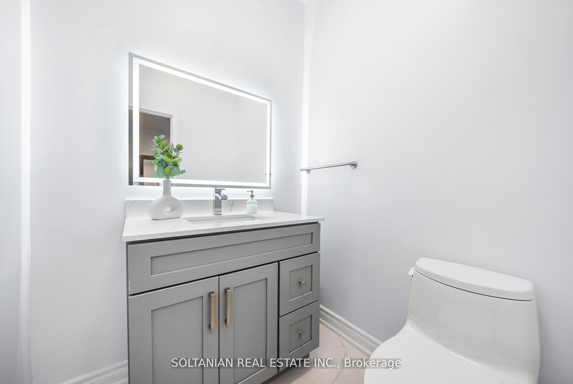 Photo 34 of 24 Laureleaf Road, Markham, Bayview Glen — HOMEH