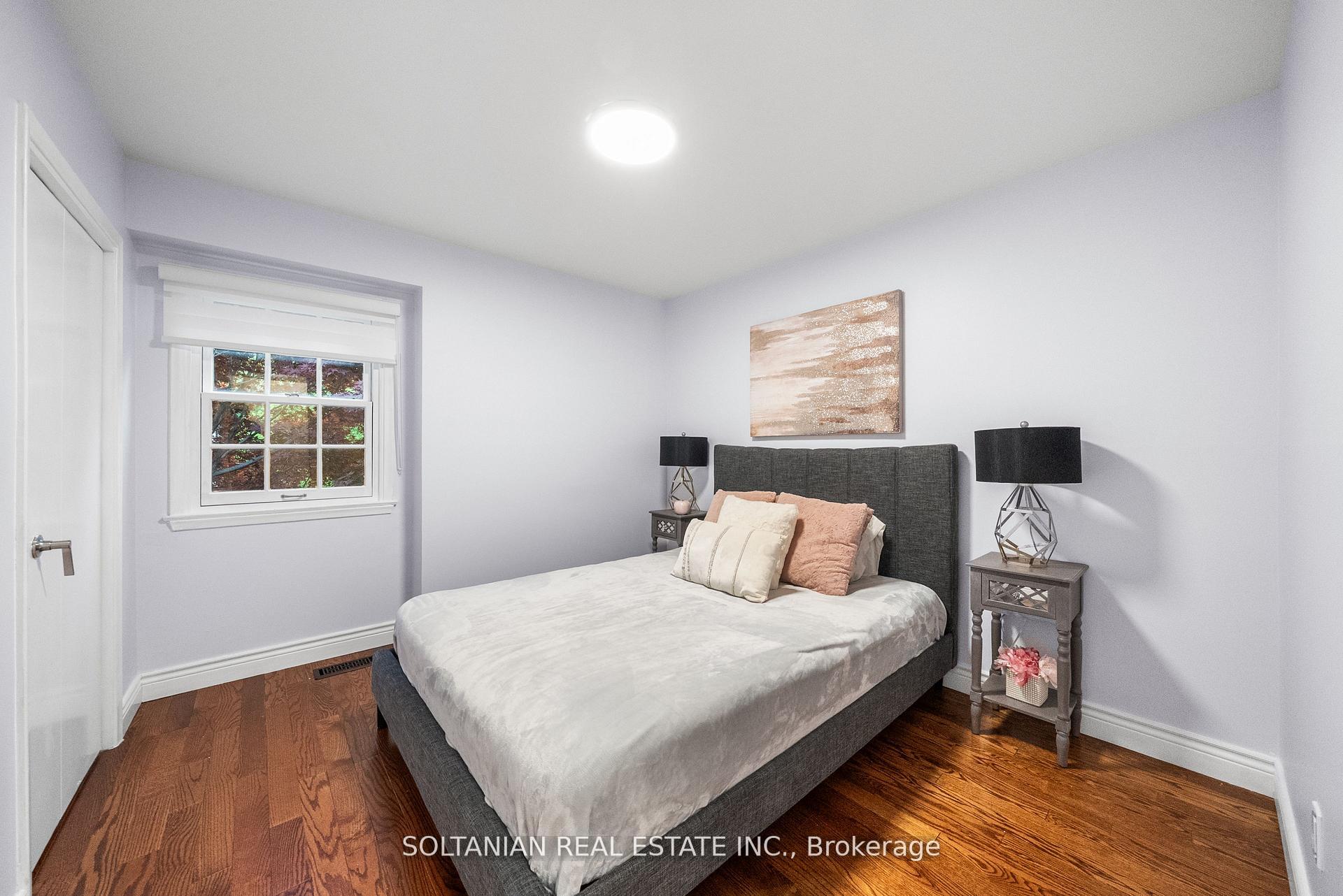 Photo 37 of 24 Laureleaf Road, Markham, Bayview Glen — HOMEH