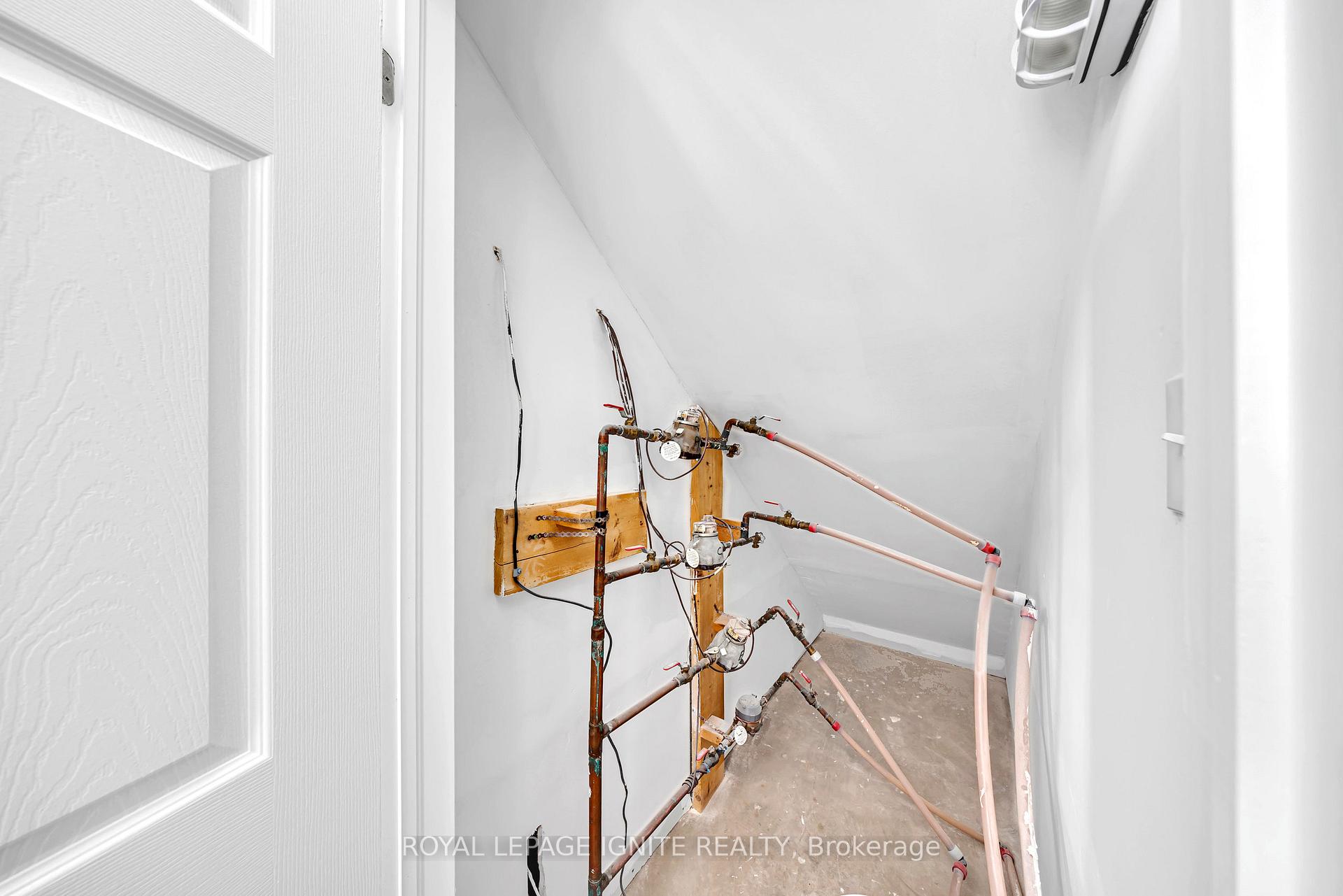 Photo 9 of 327 Spruce Street, Waterloo — HOMEH