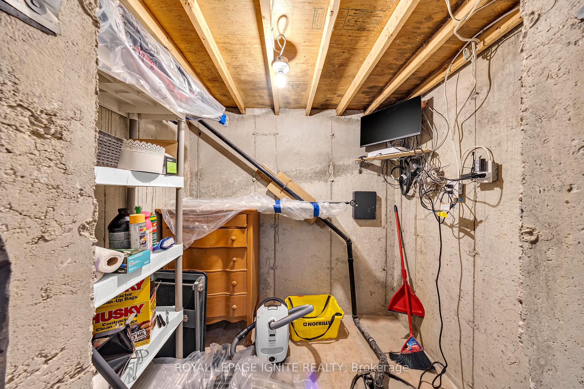 Photo 41 of 327 Spruce Street, Waterloo — HOMEH