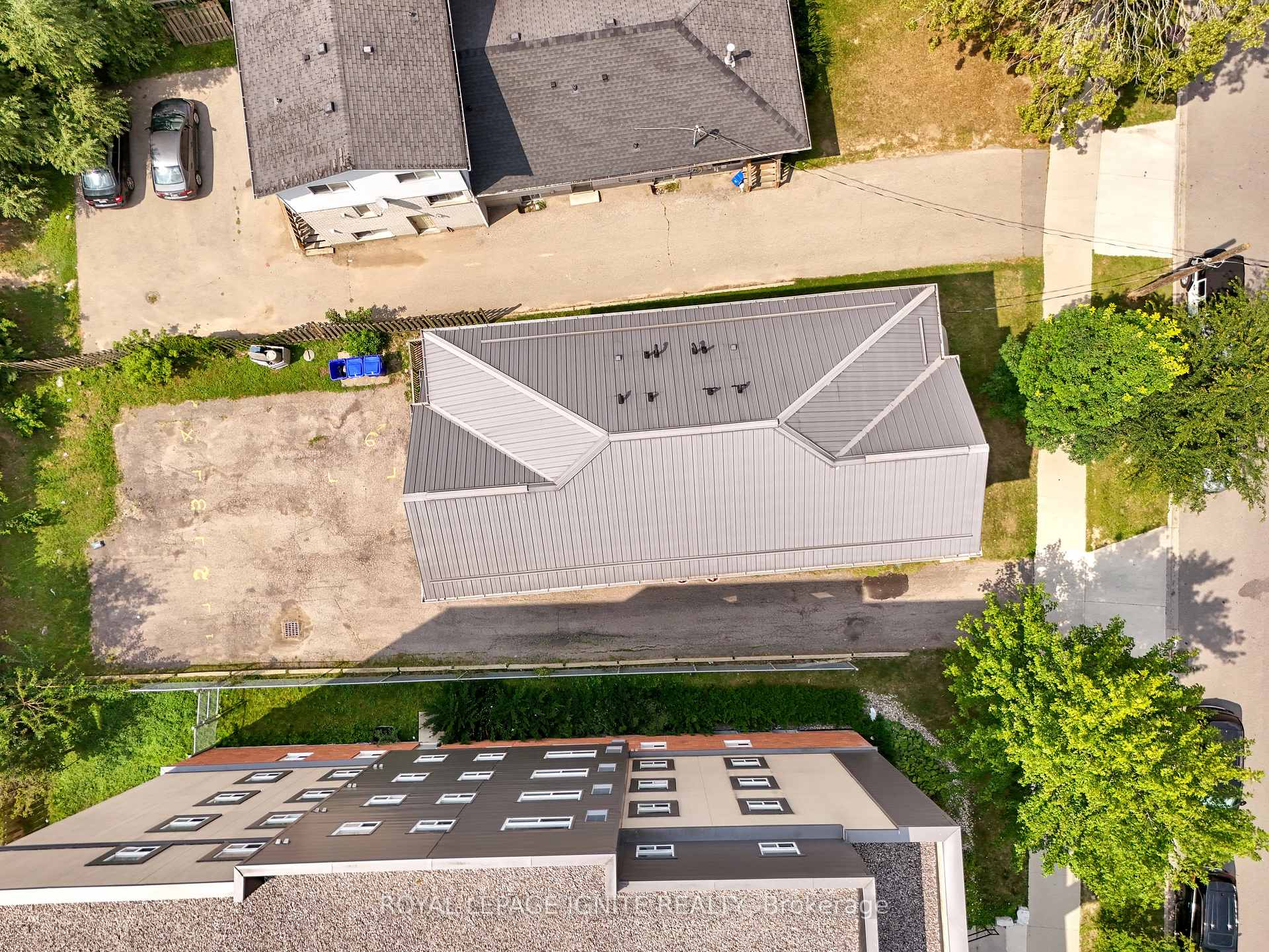 Photo 33 of 327 Spruce Street, Waterloo — HOMEH