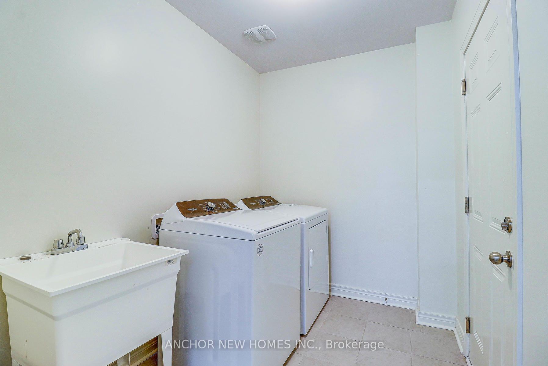 Photo 4 of 640 Fleetwood Drive, Oshawa, Eastdale — HOMEH
