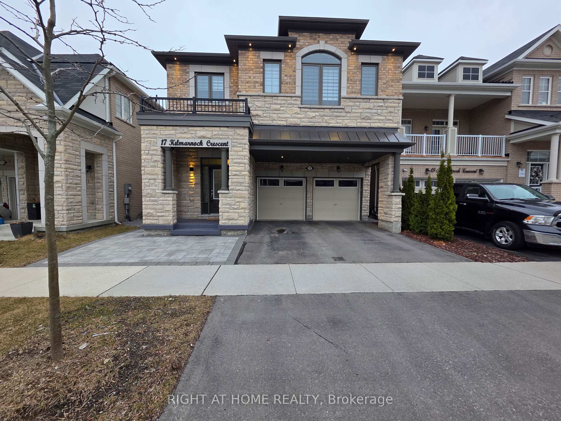 Front of 17 kilmarnock Crescent