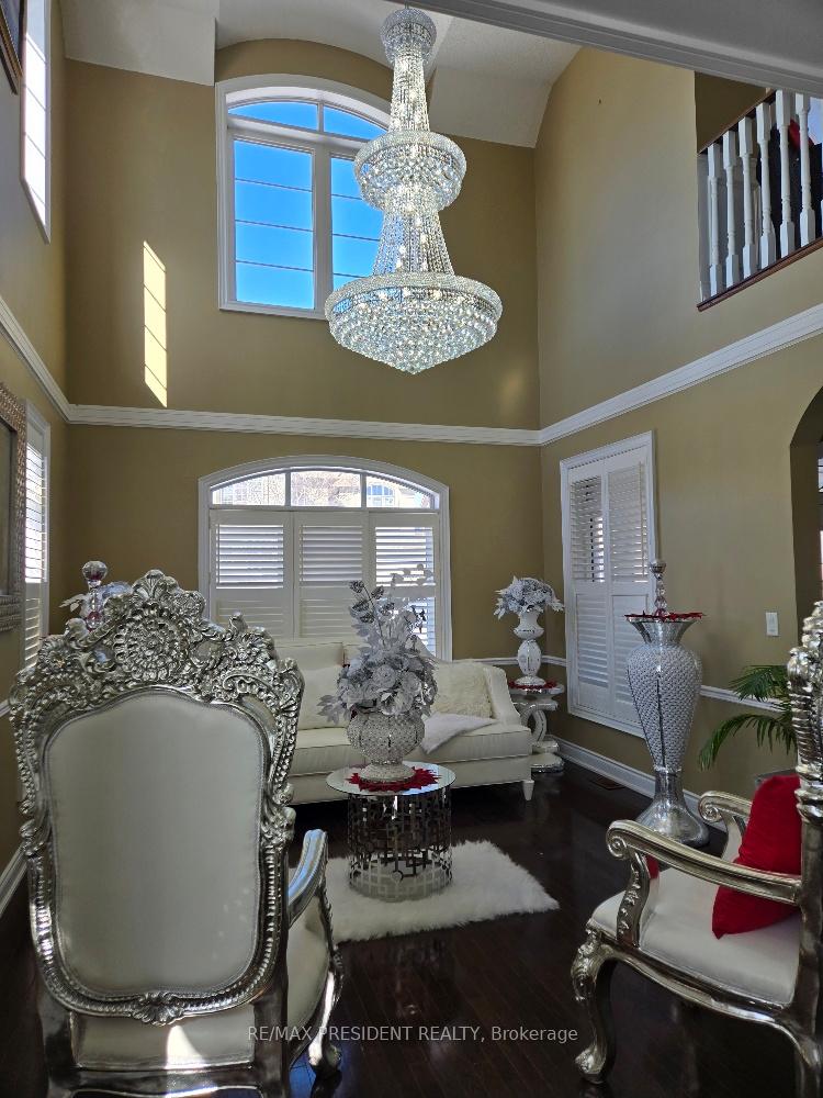 Photo 4 of 2 Vissini Way, Brampton, Brampton East — HOMEH